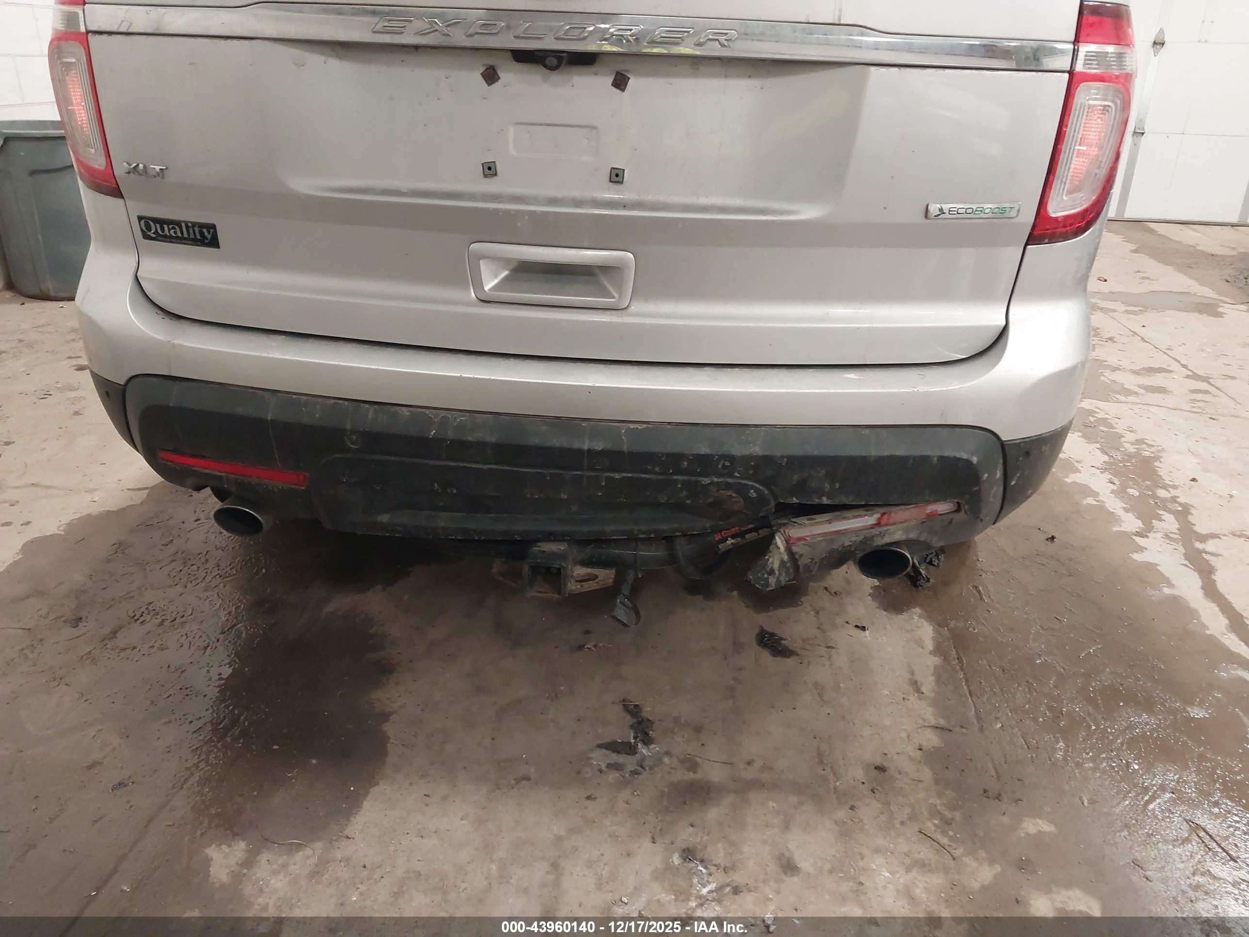 FORD EXPLORER image 6