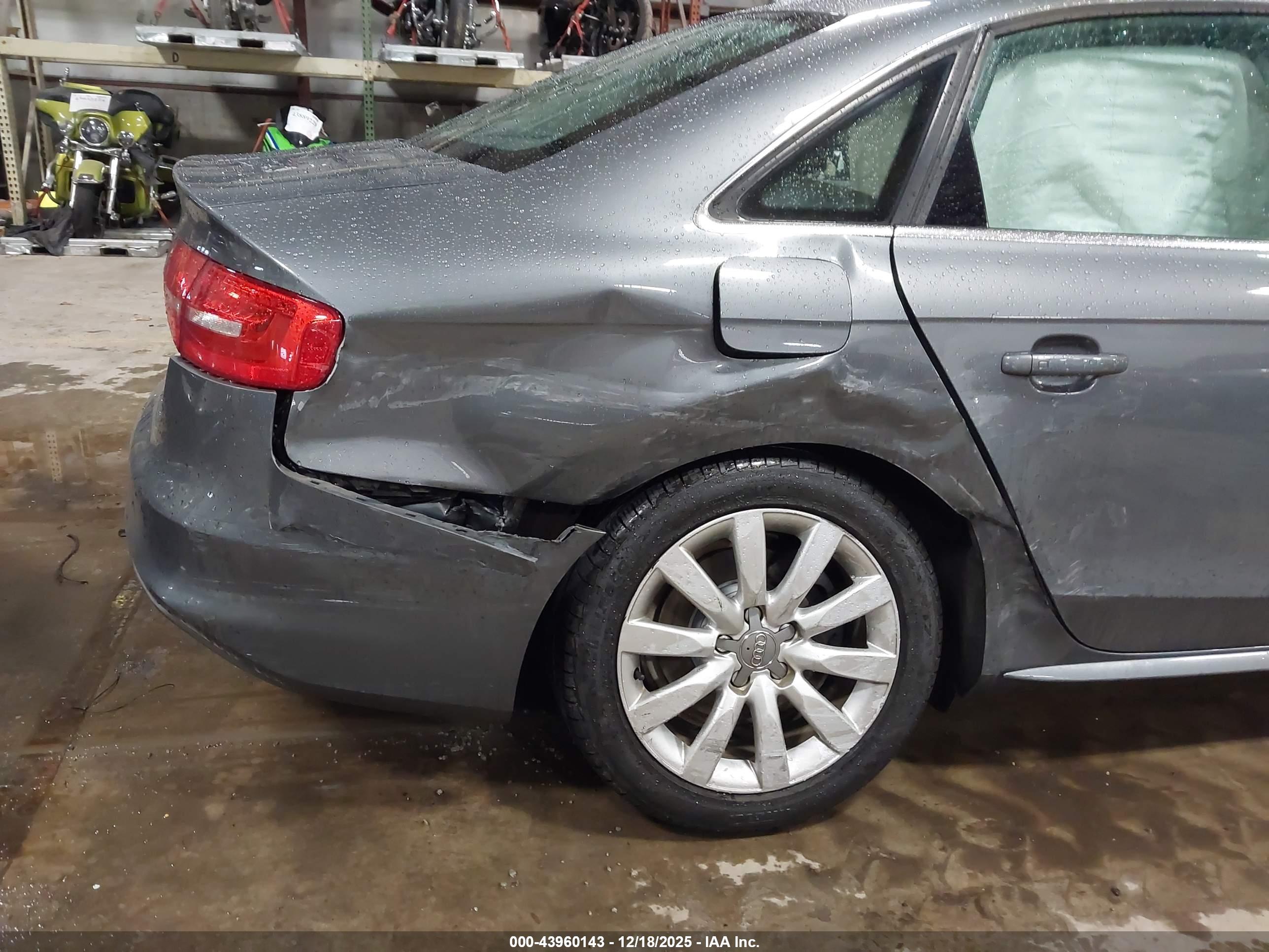 AUDI A4 image 6