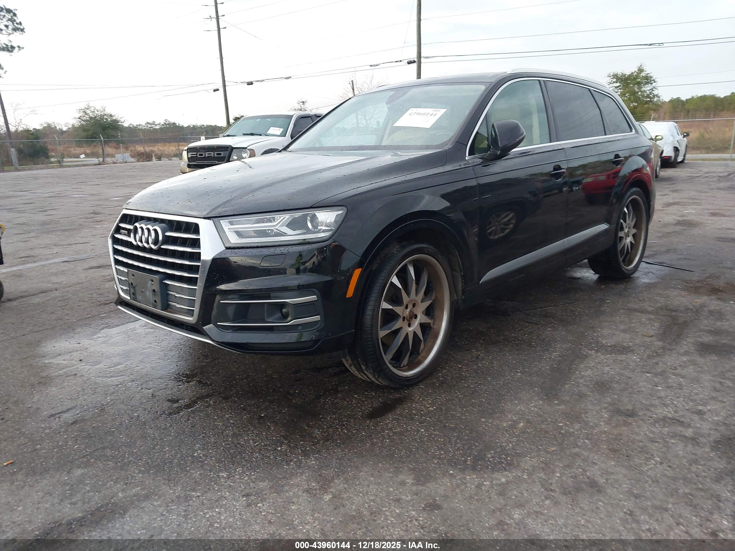AUDI Q7 image 2