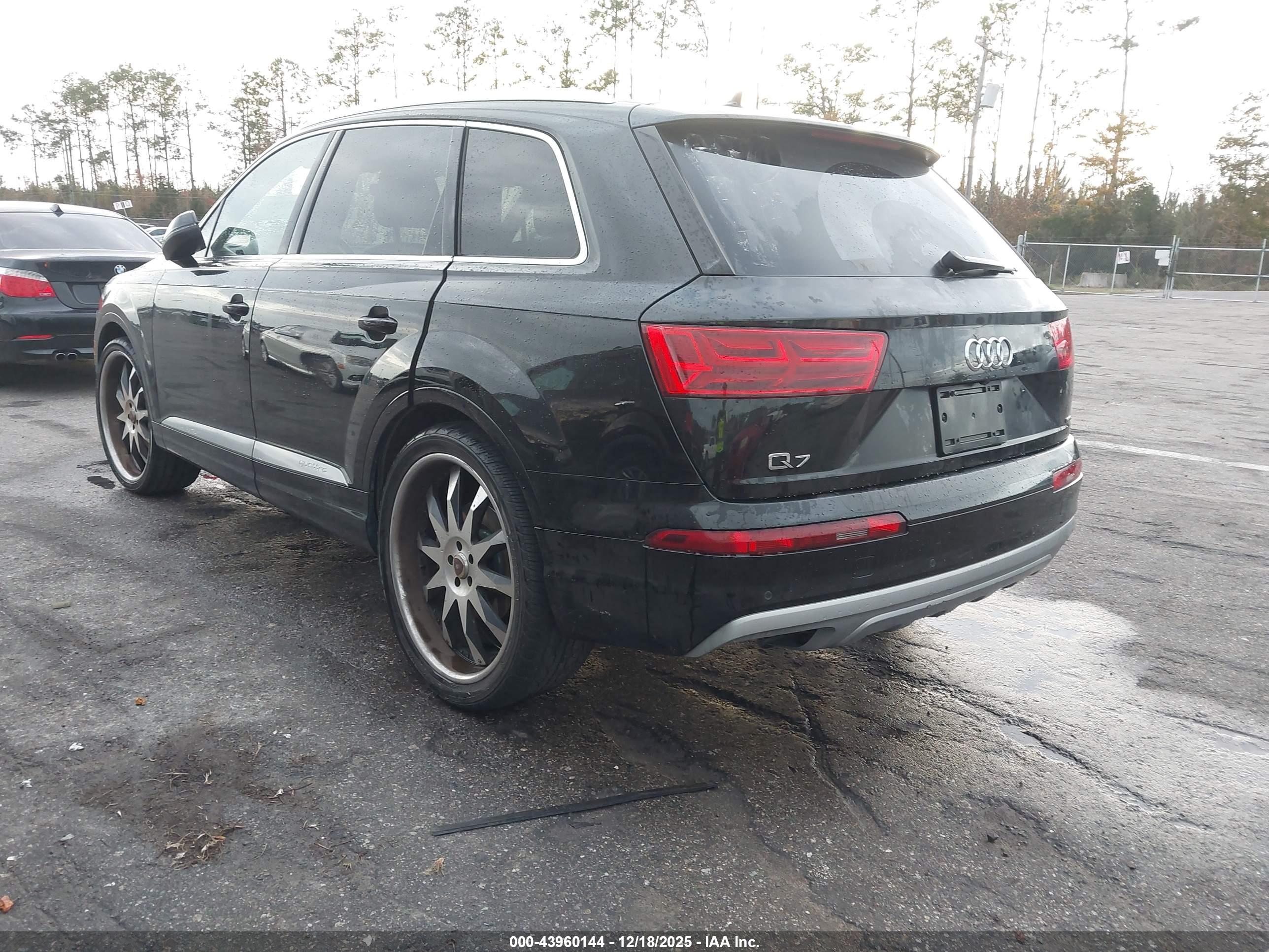 AUDI Q7 image 3