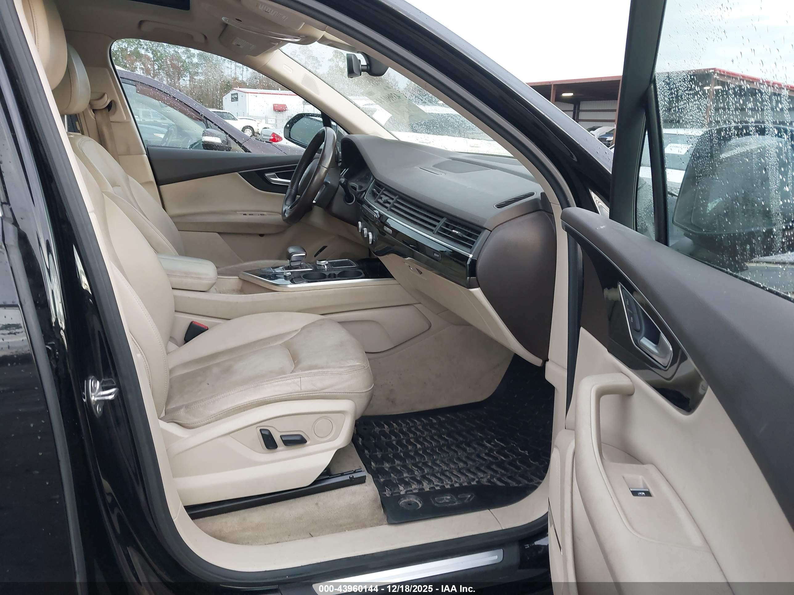 AUDI Q7 image 5