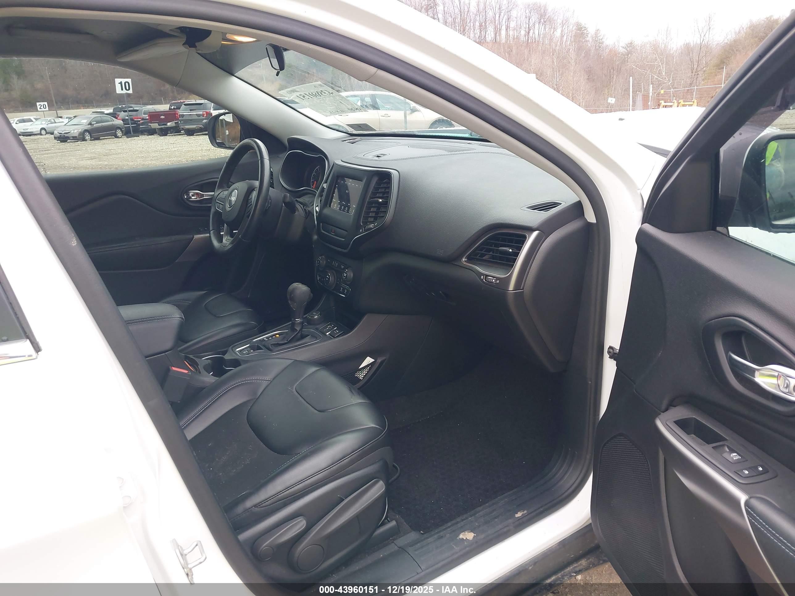 JEEP CHEROKEE image 5