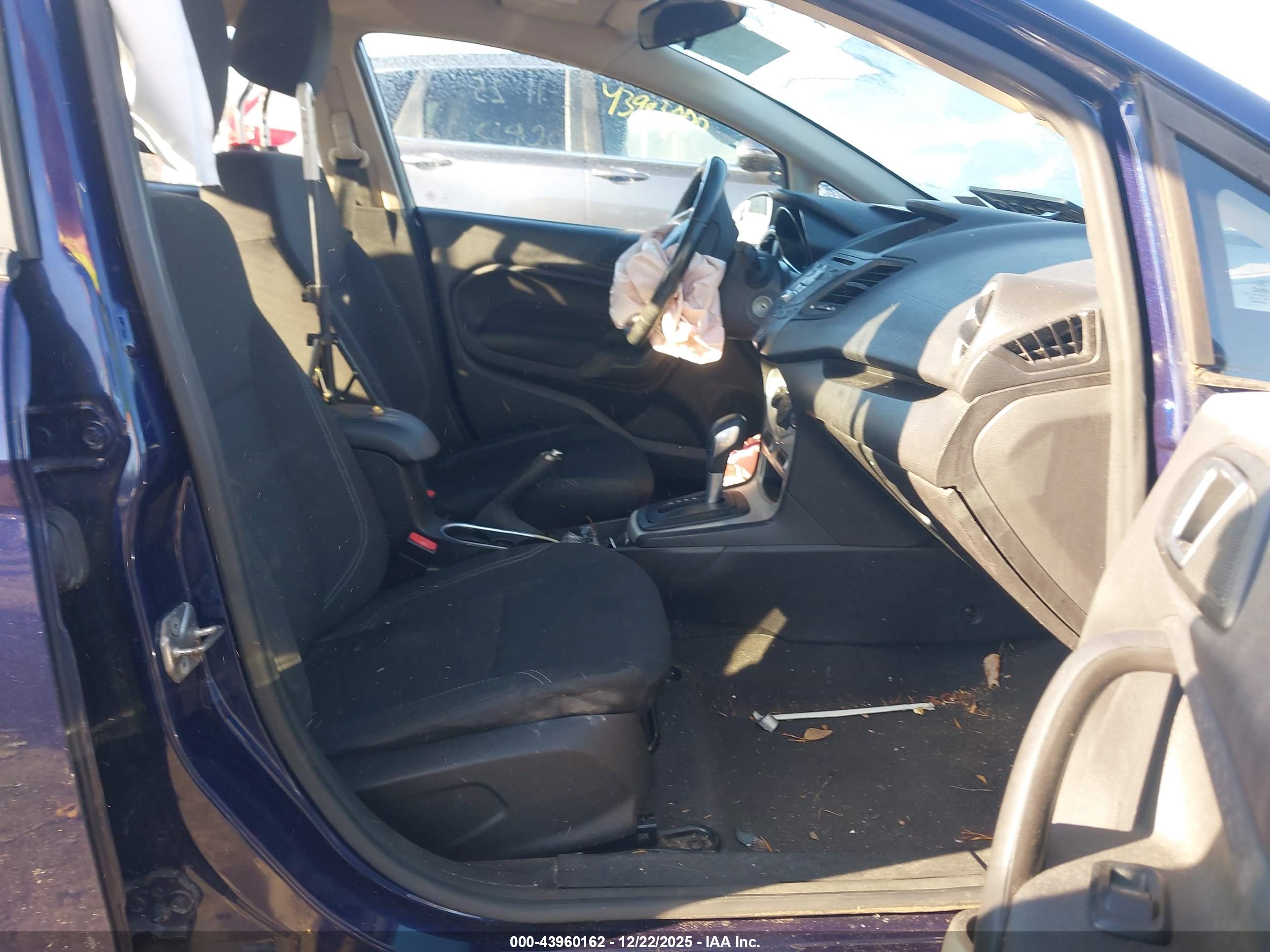 FORD FIESTA image 5