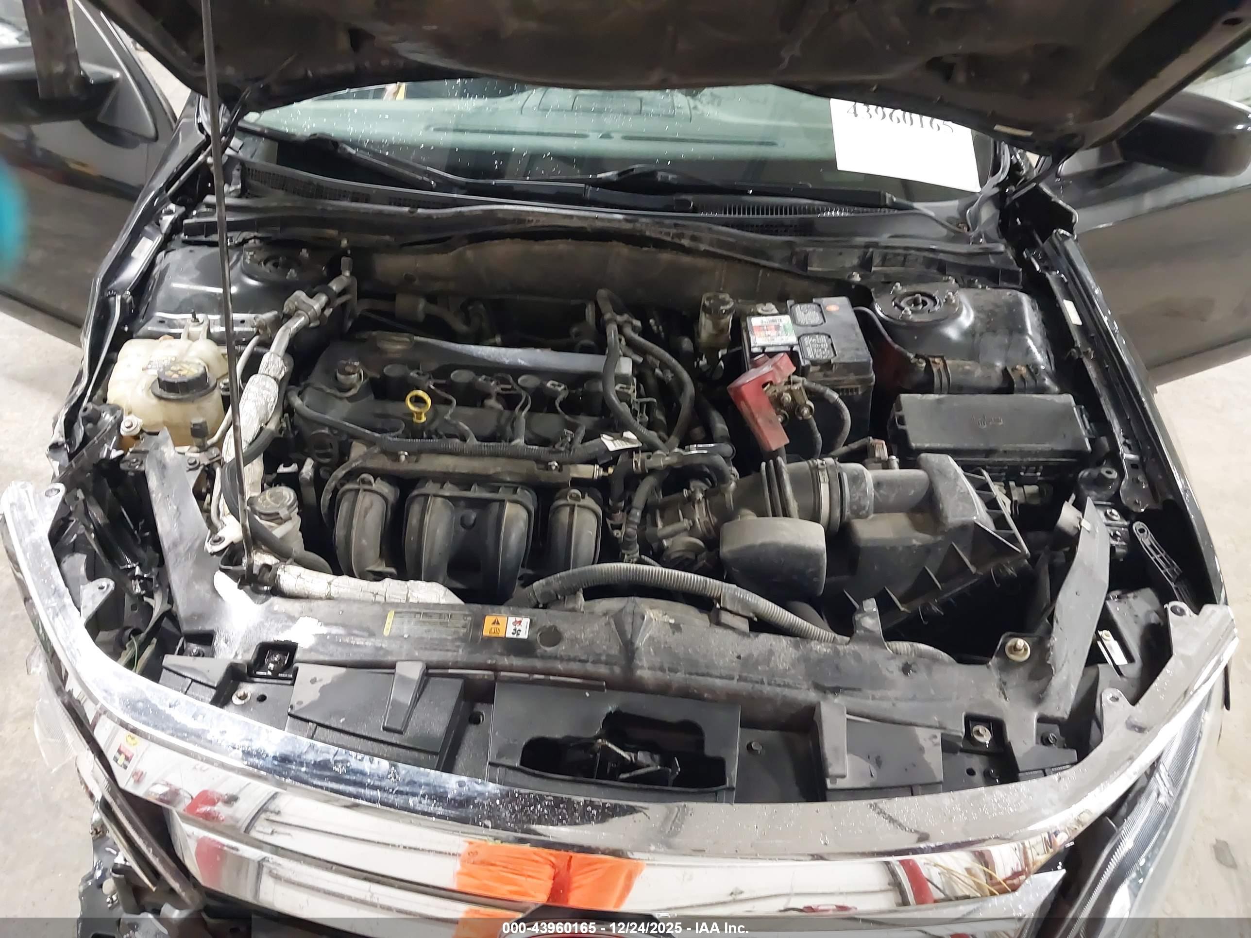 FORD FUSION image 10