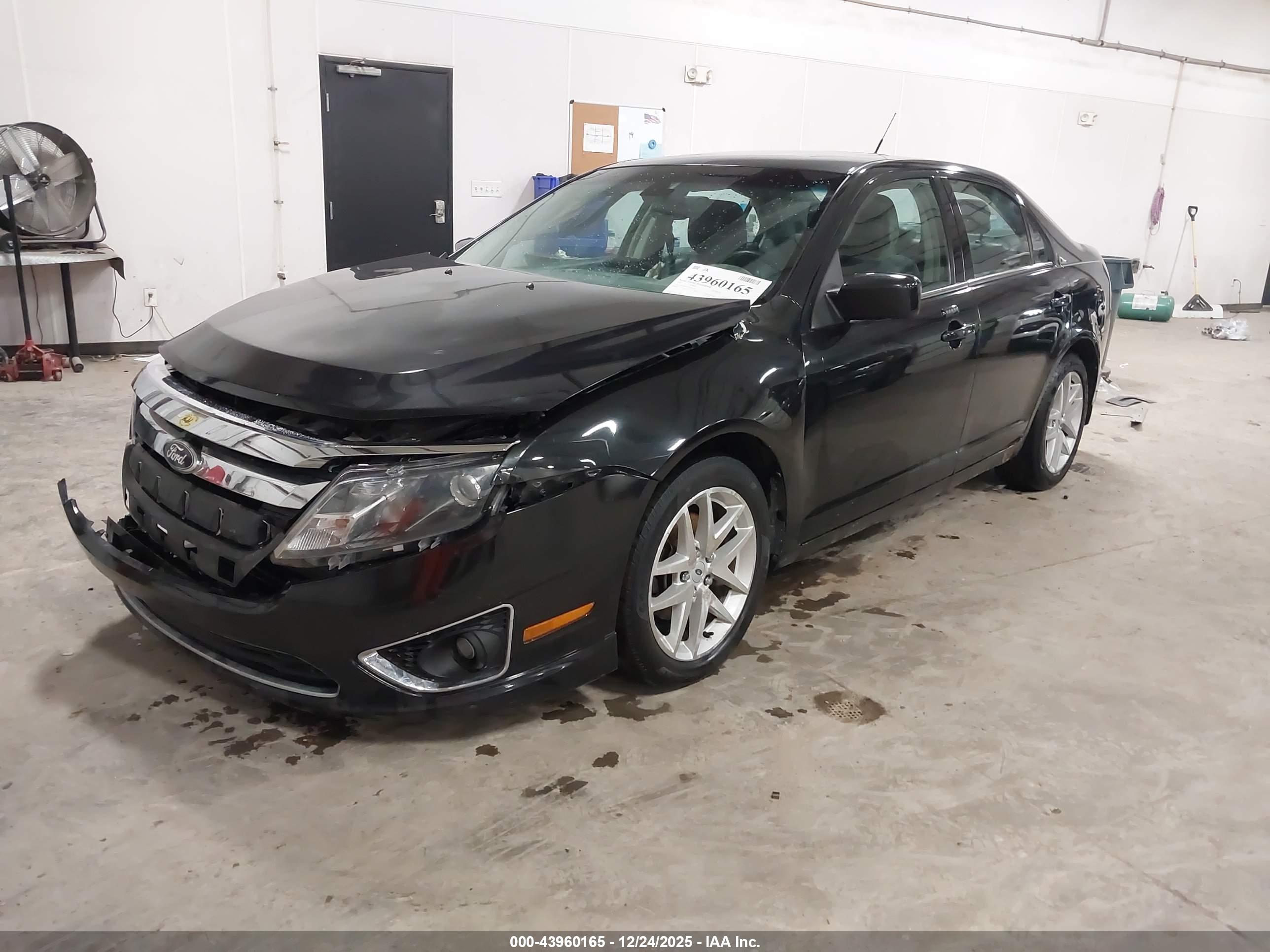 FORD FUSION image 2
