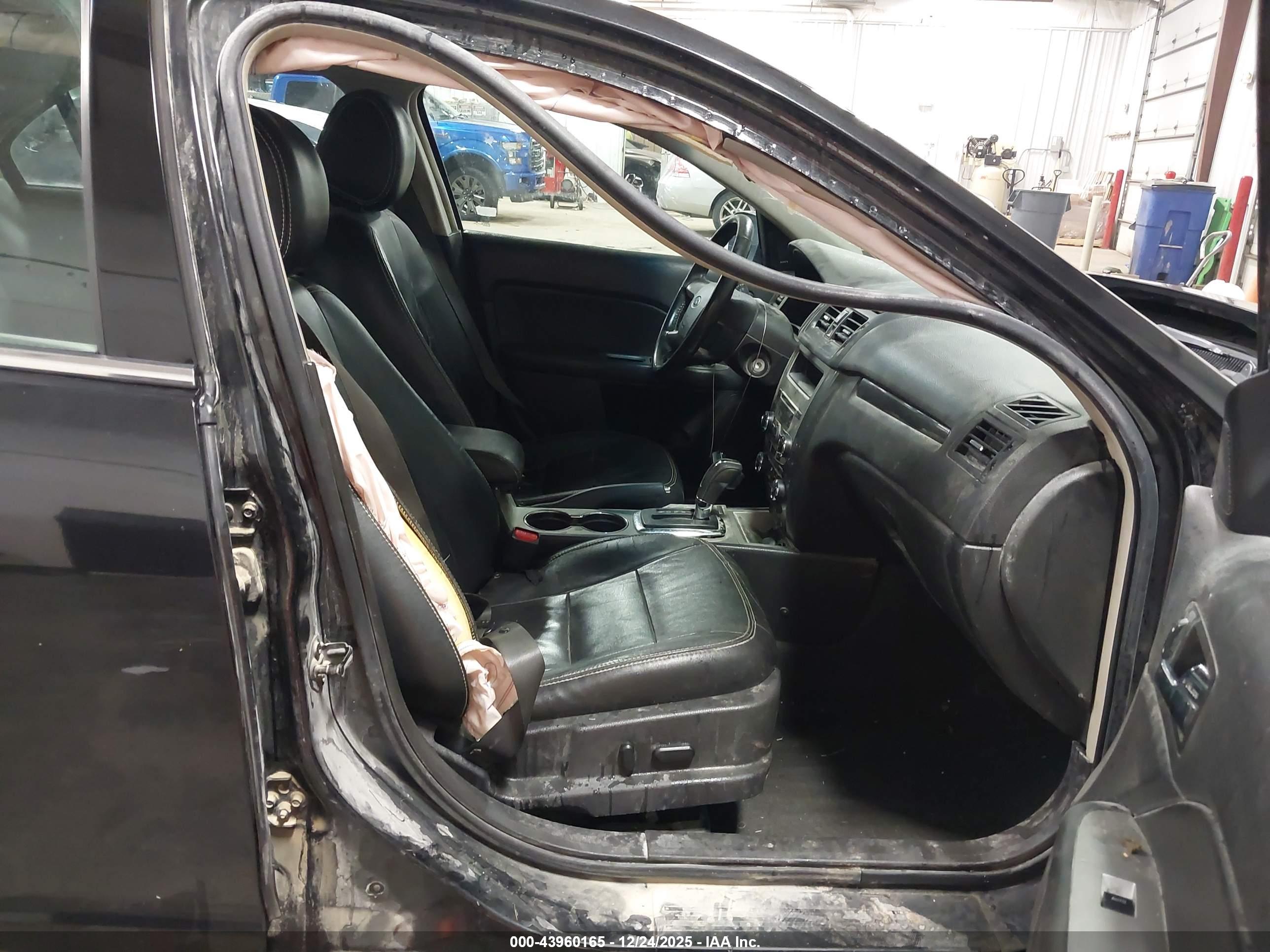 FORD FUSION image 5