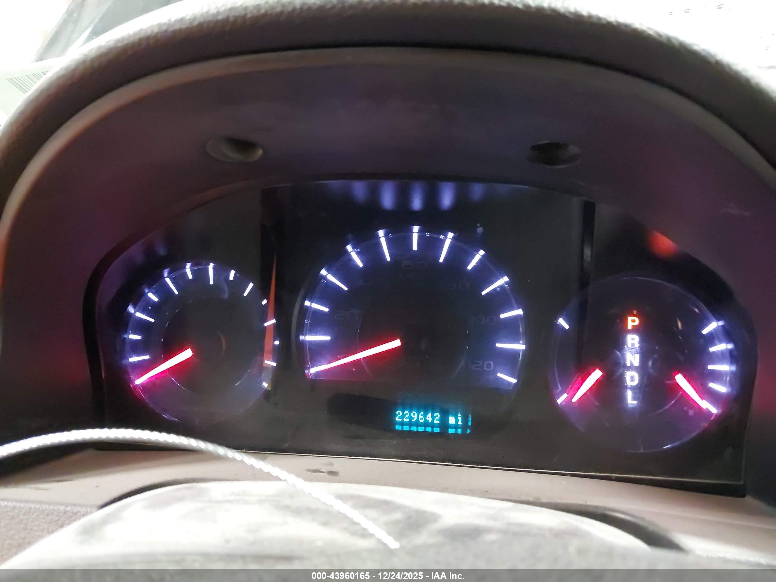 FORD FUSION image 7