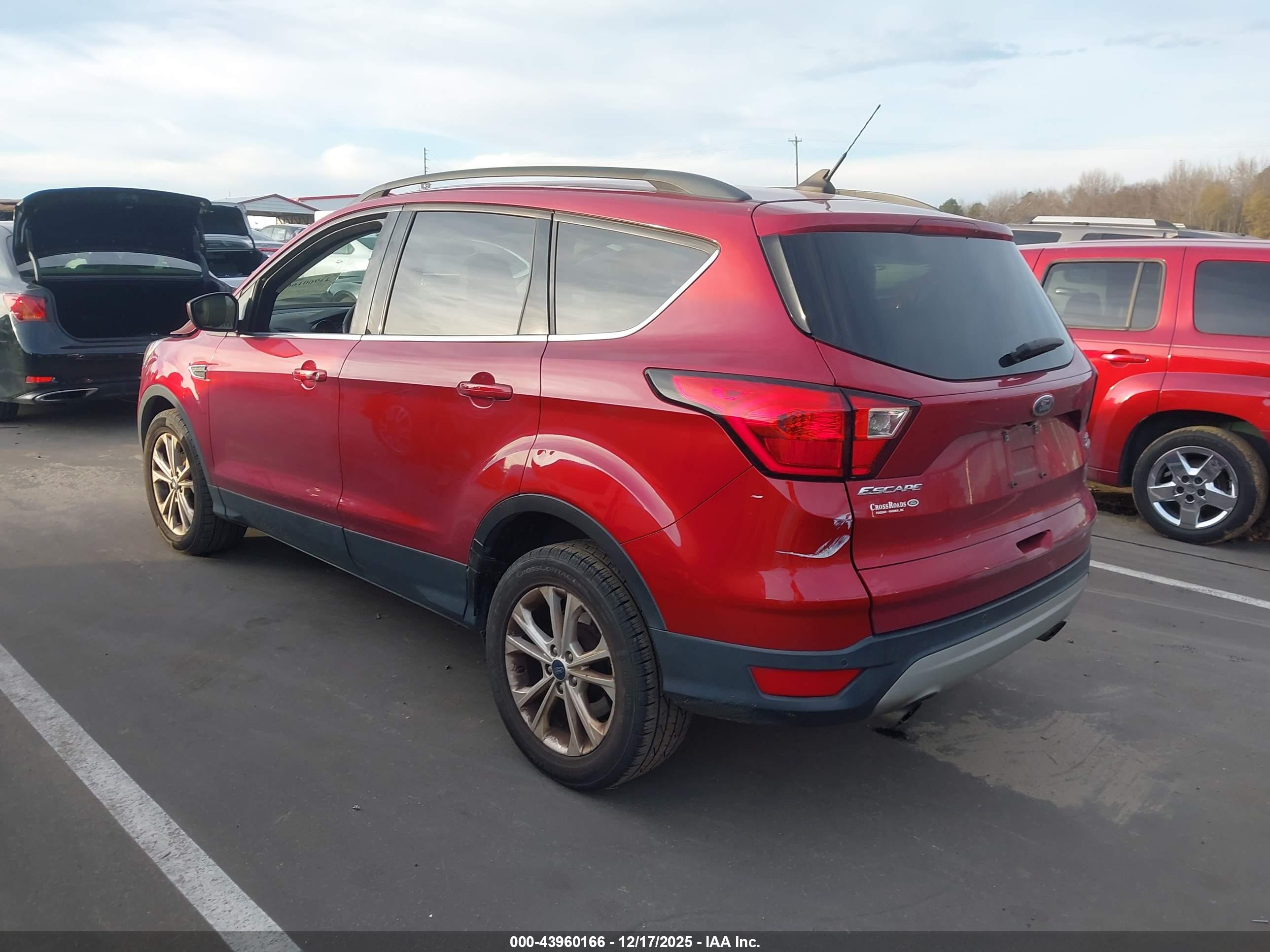 FORD ESCAPE image 3