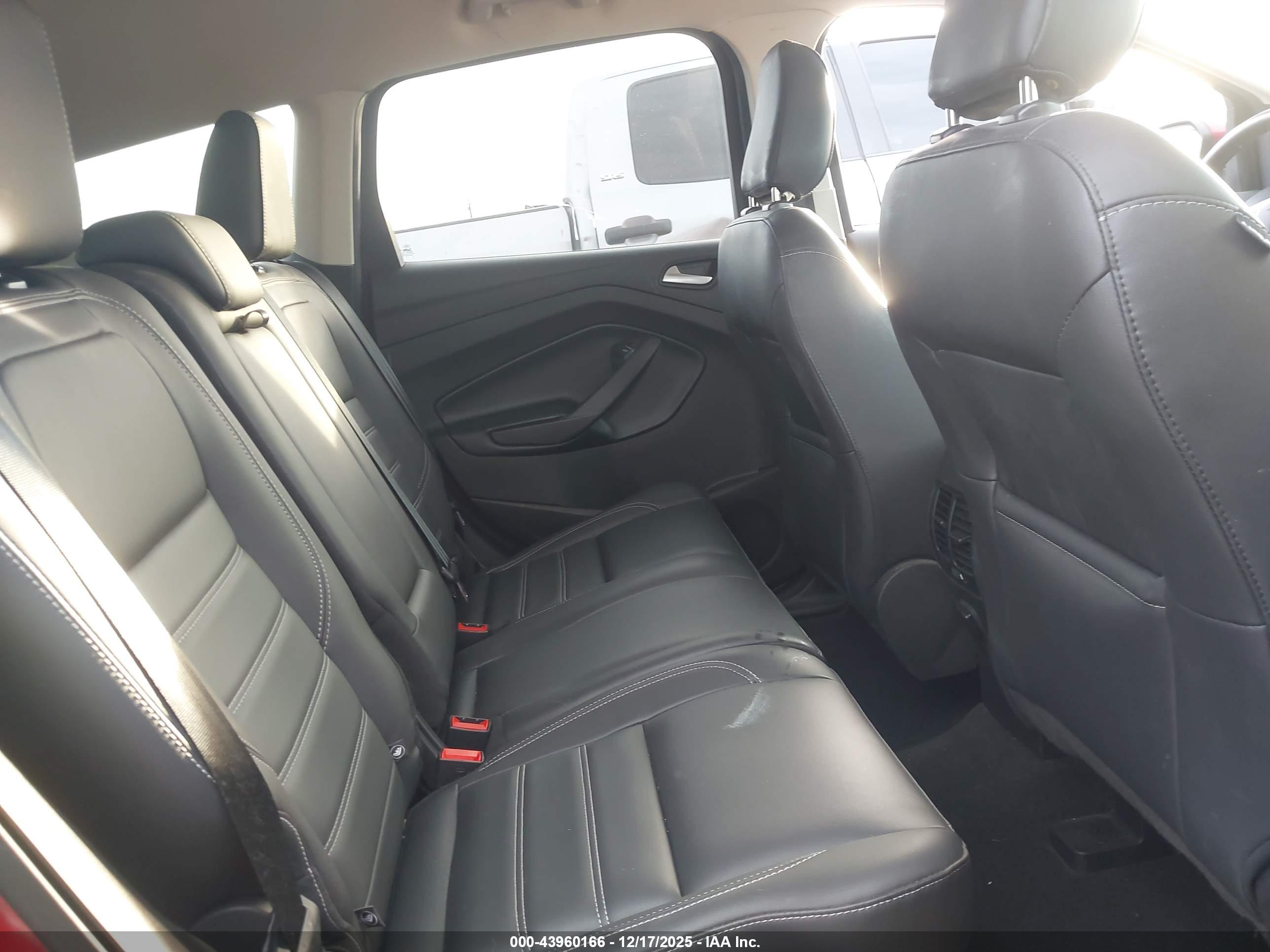 FORD ESCAPE image 8