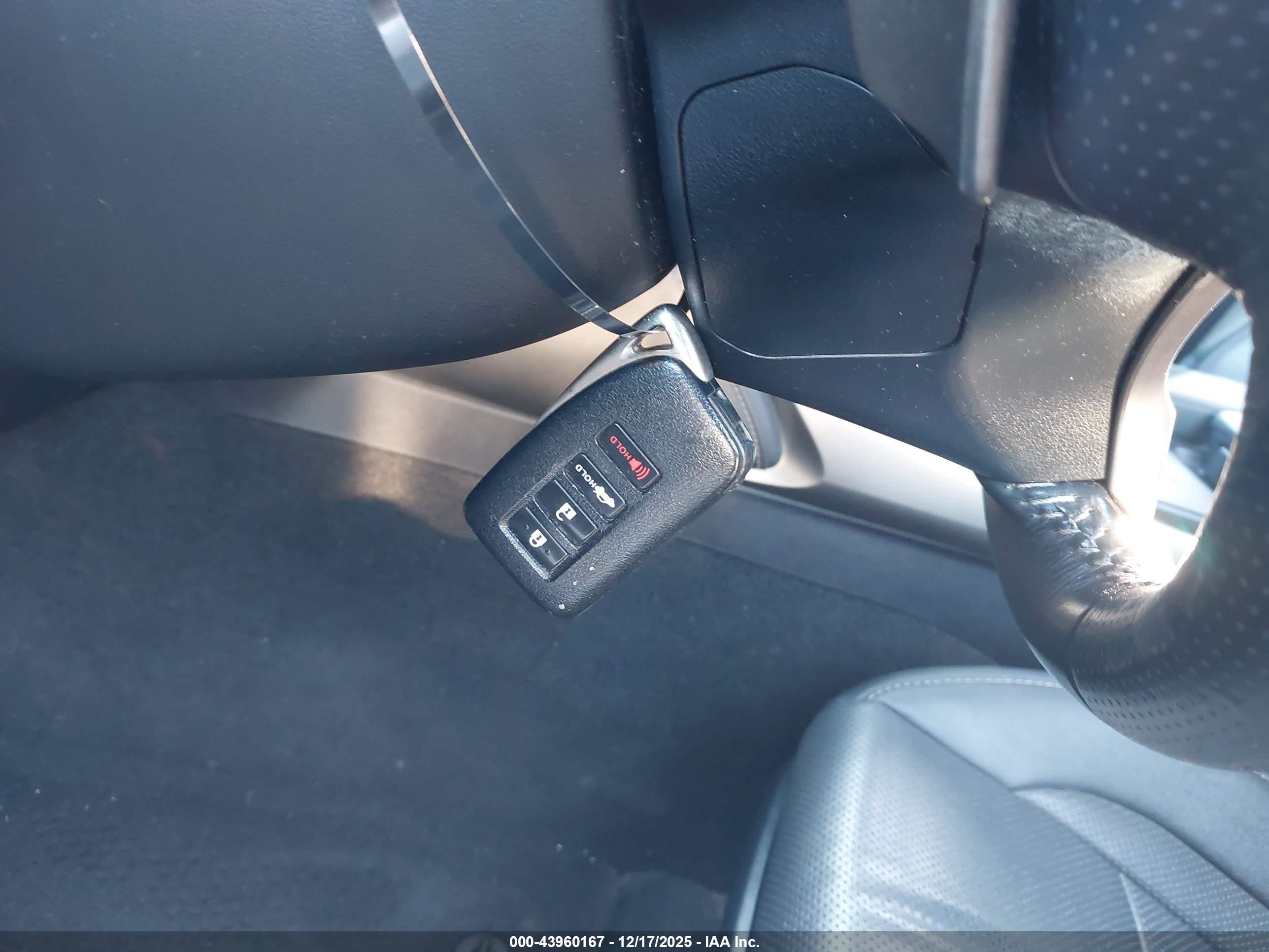 LEXUS IS image 11