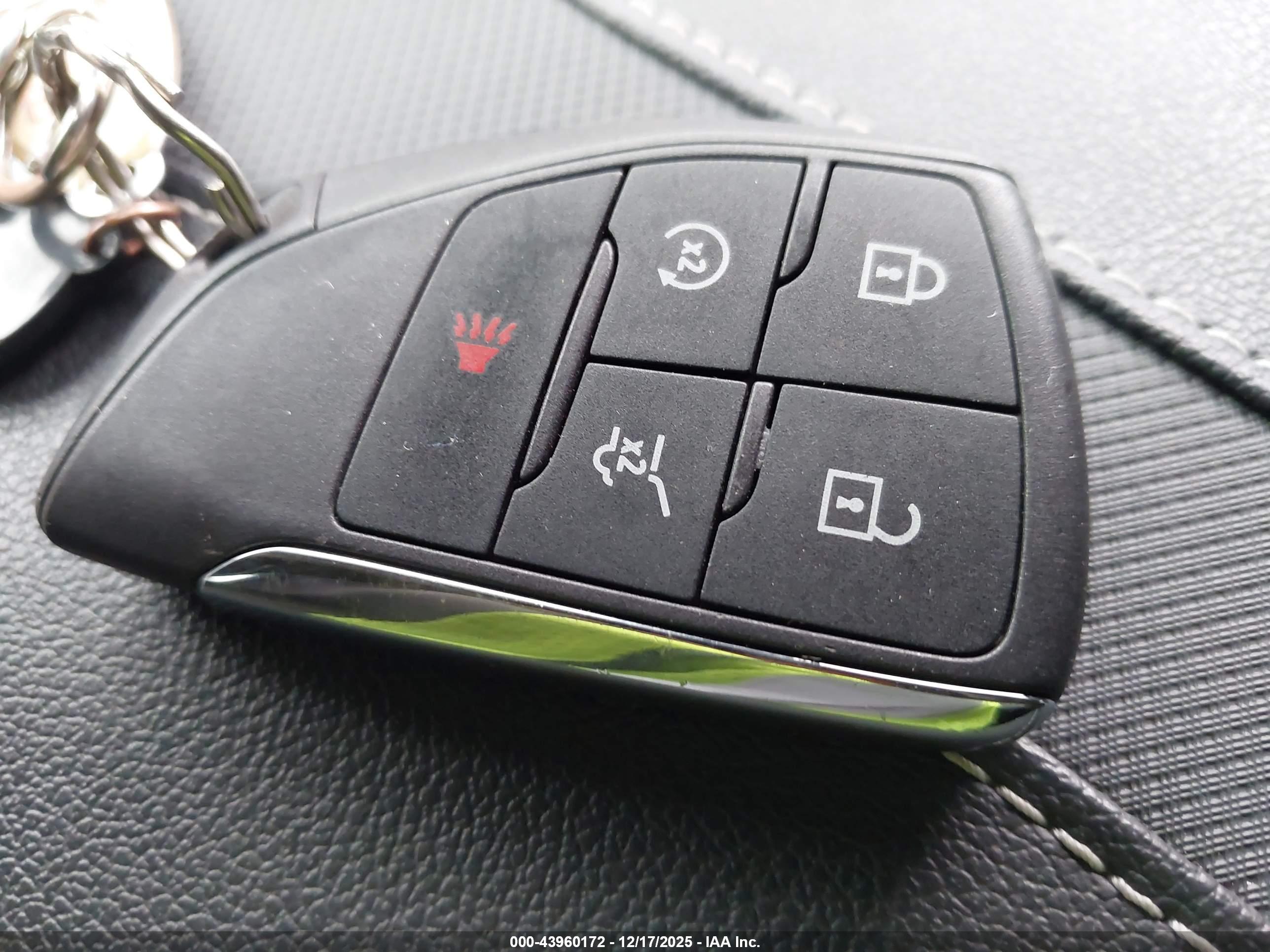 CHEVROLET TRAVERSE image 11