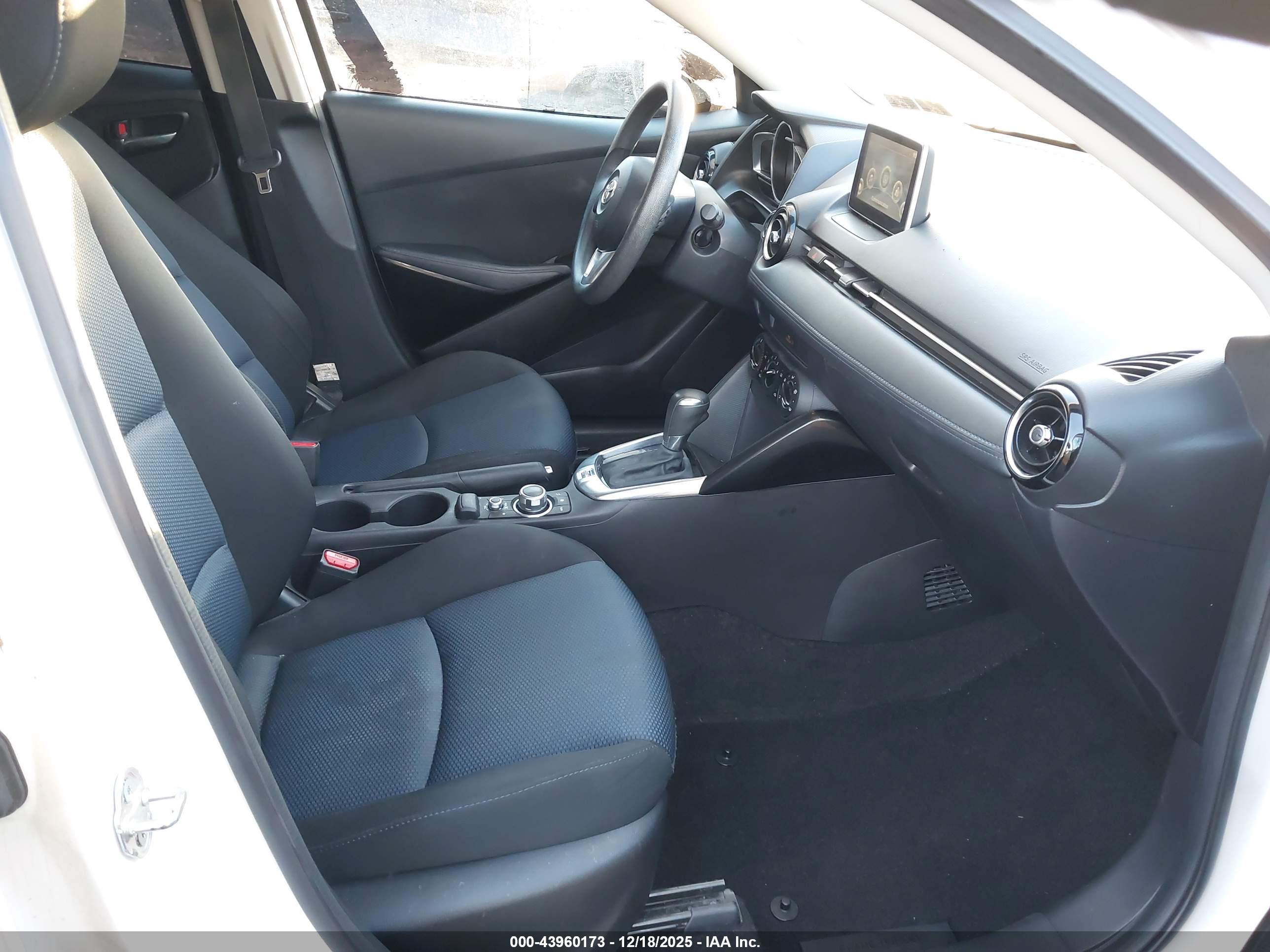 TOYOTA YARIS image 5