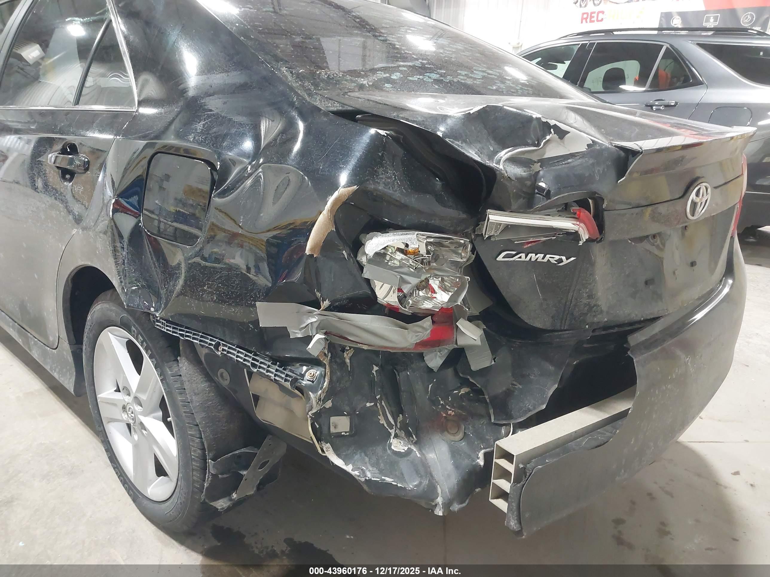 TOYOTA CAMRY image 6