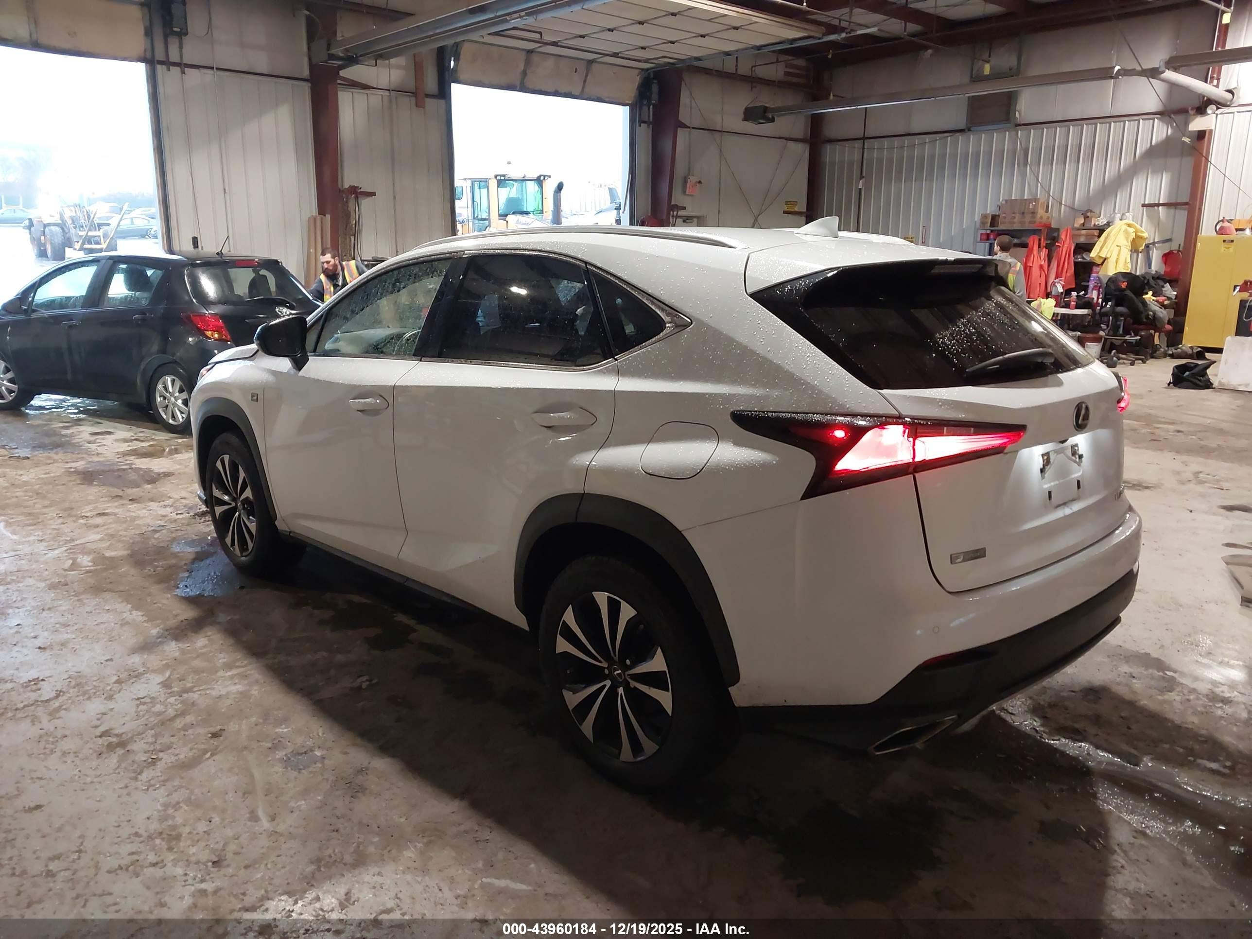 LEXUS NX image 3