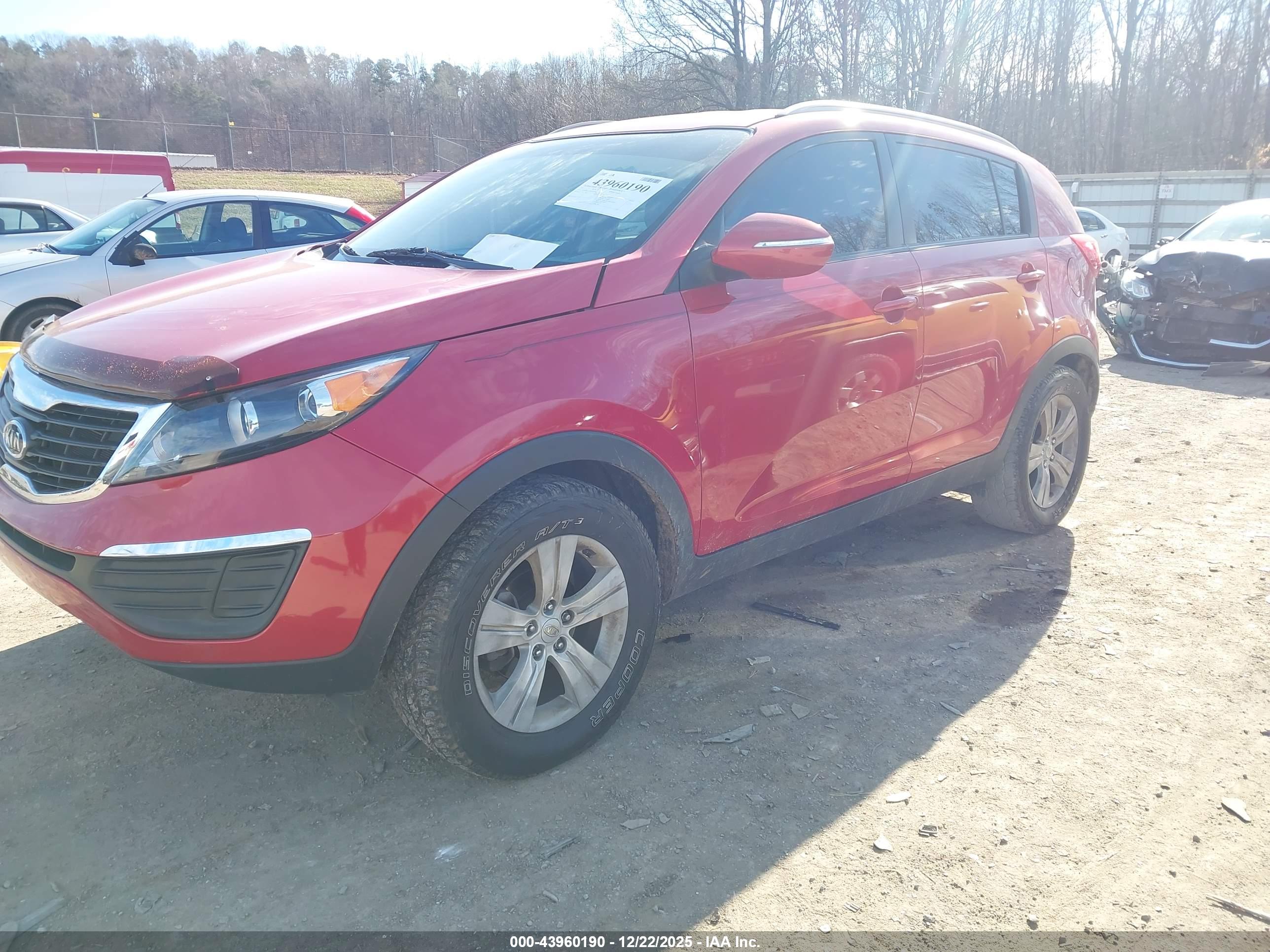 KIA SPORTAGE image 2