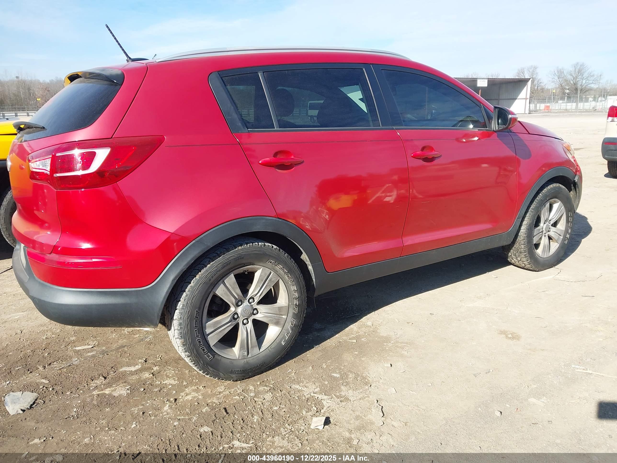 KIA SPORTAGE image 4