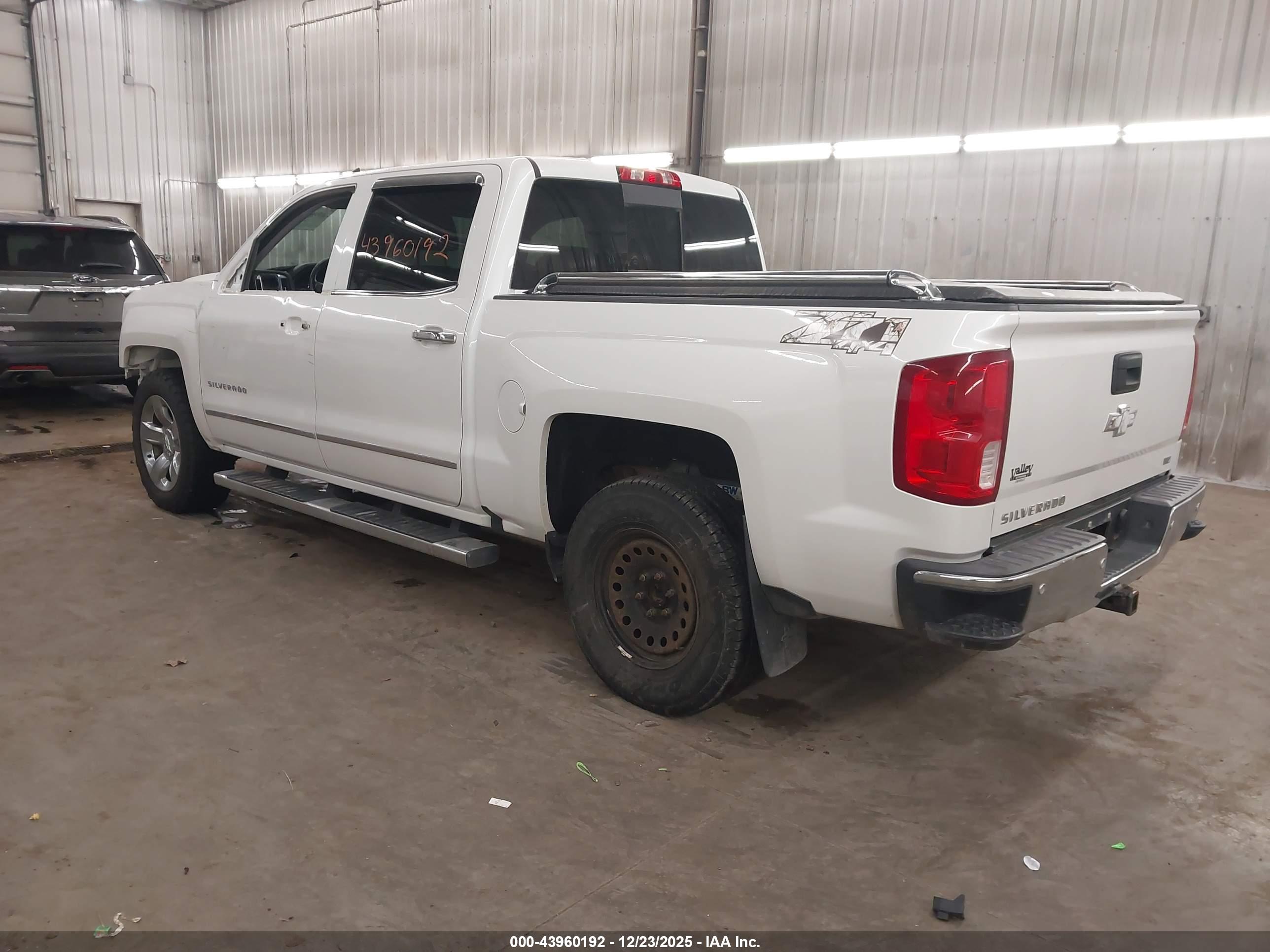 CHEVROLET SILVERADO image 3