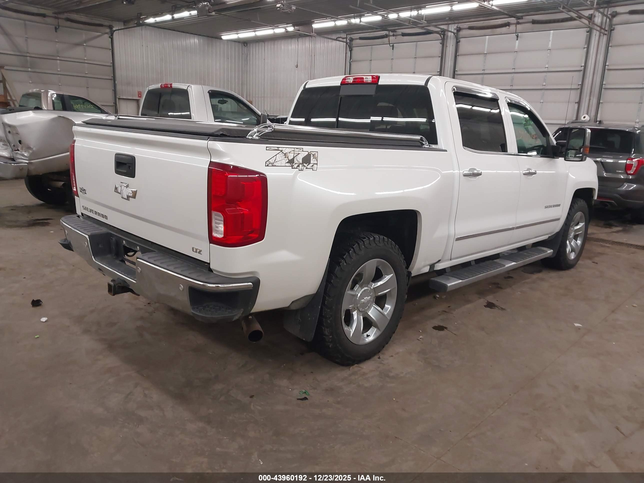 CHEVROLET SILVERADO image 4