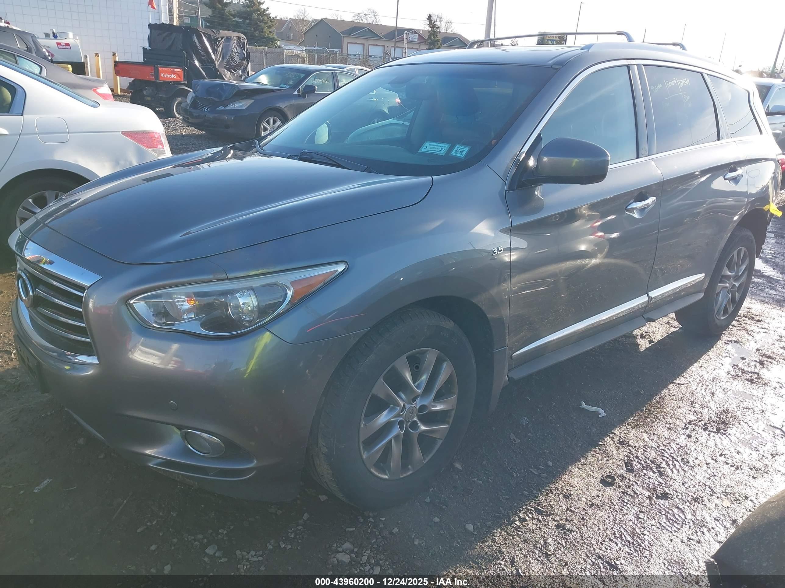 INFINITI QX60 image 2