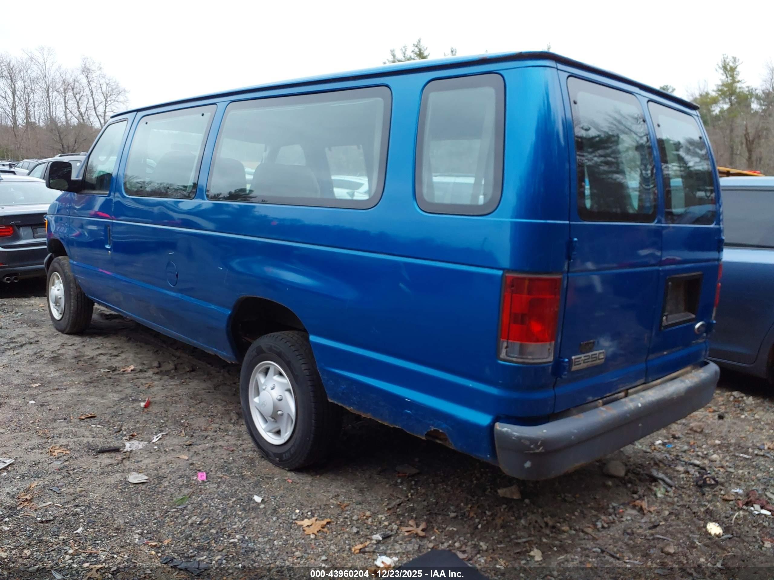 FORD E-250 image 3
