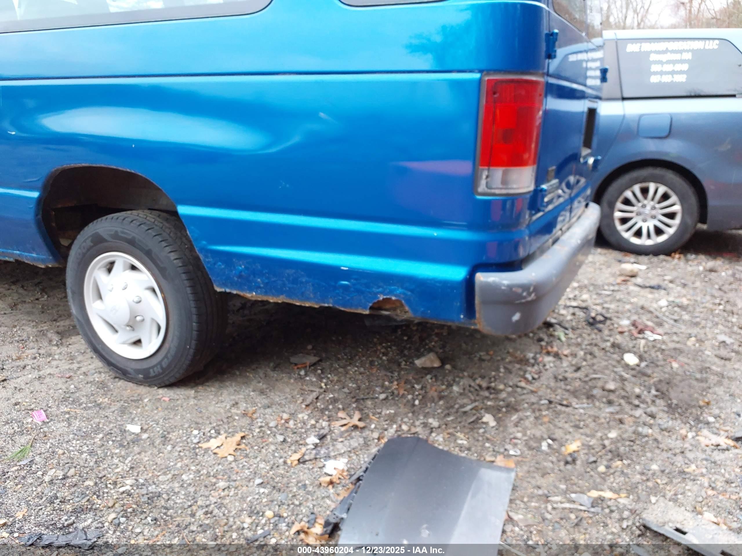 FORD E-250 image 6