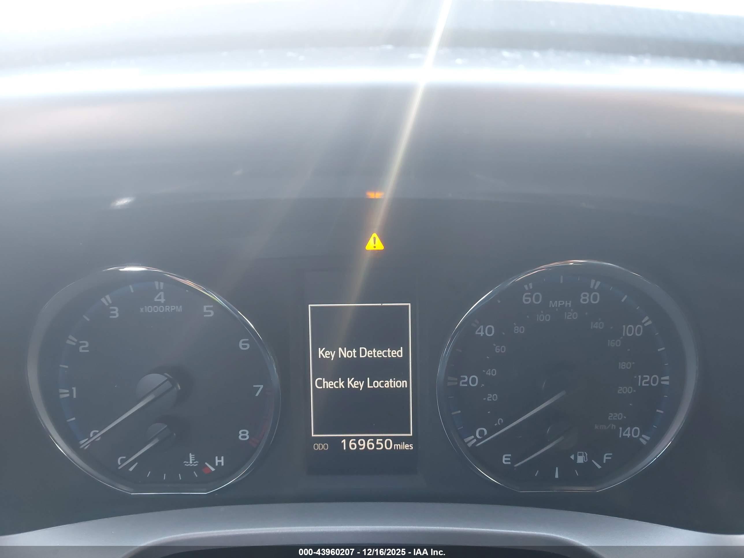 TOYOTA RAV4 image 7