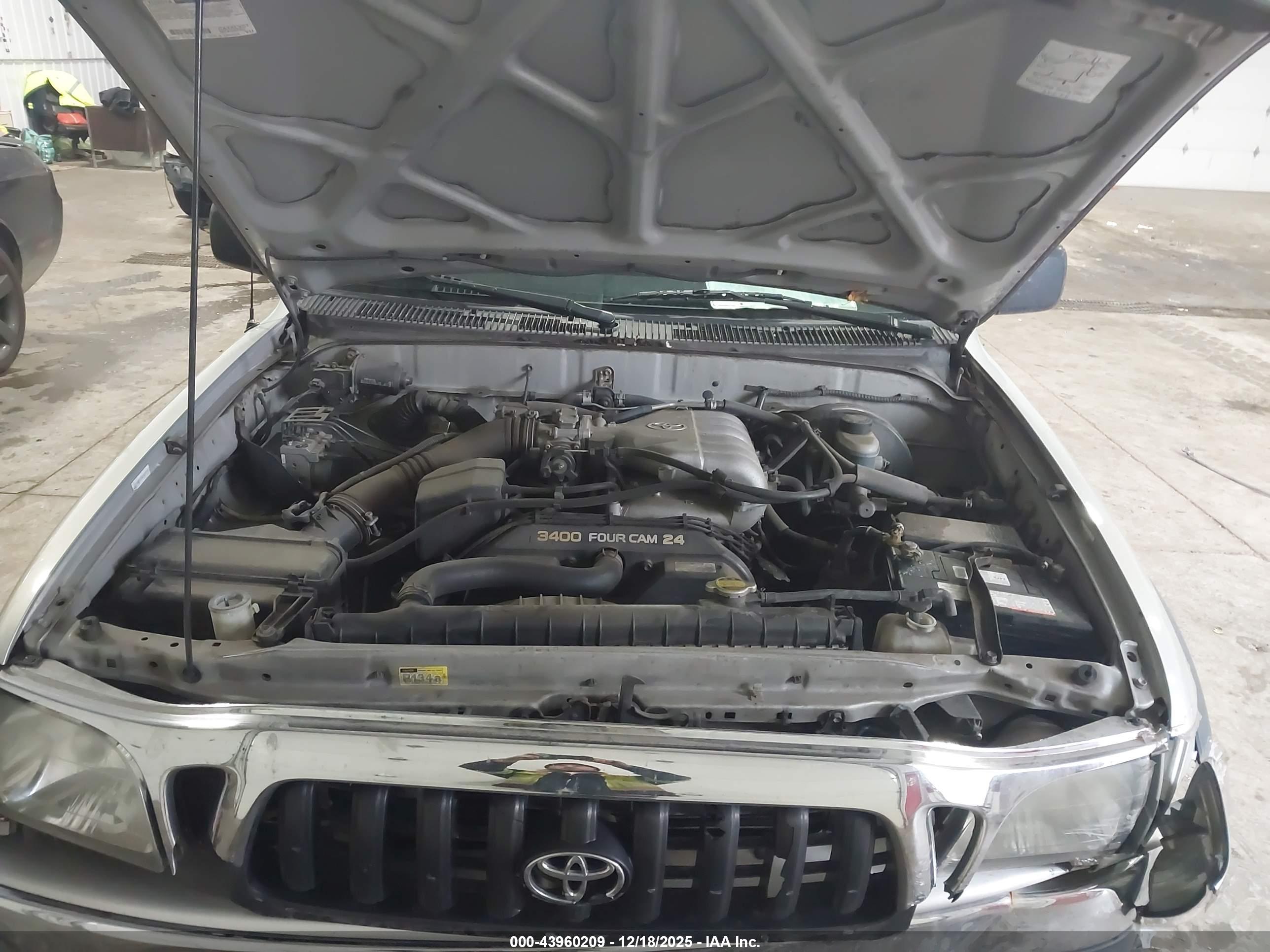 TOYOTA TACOMA image 10