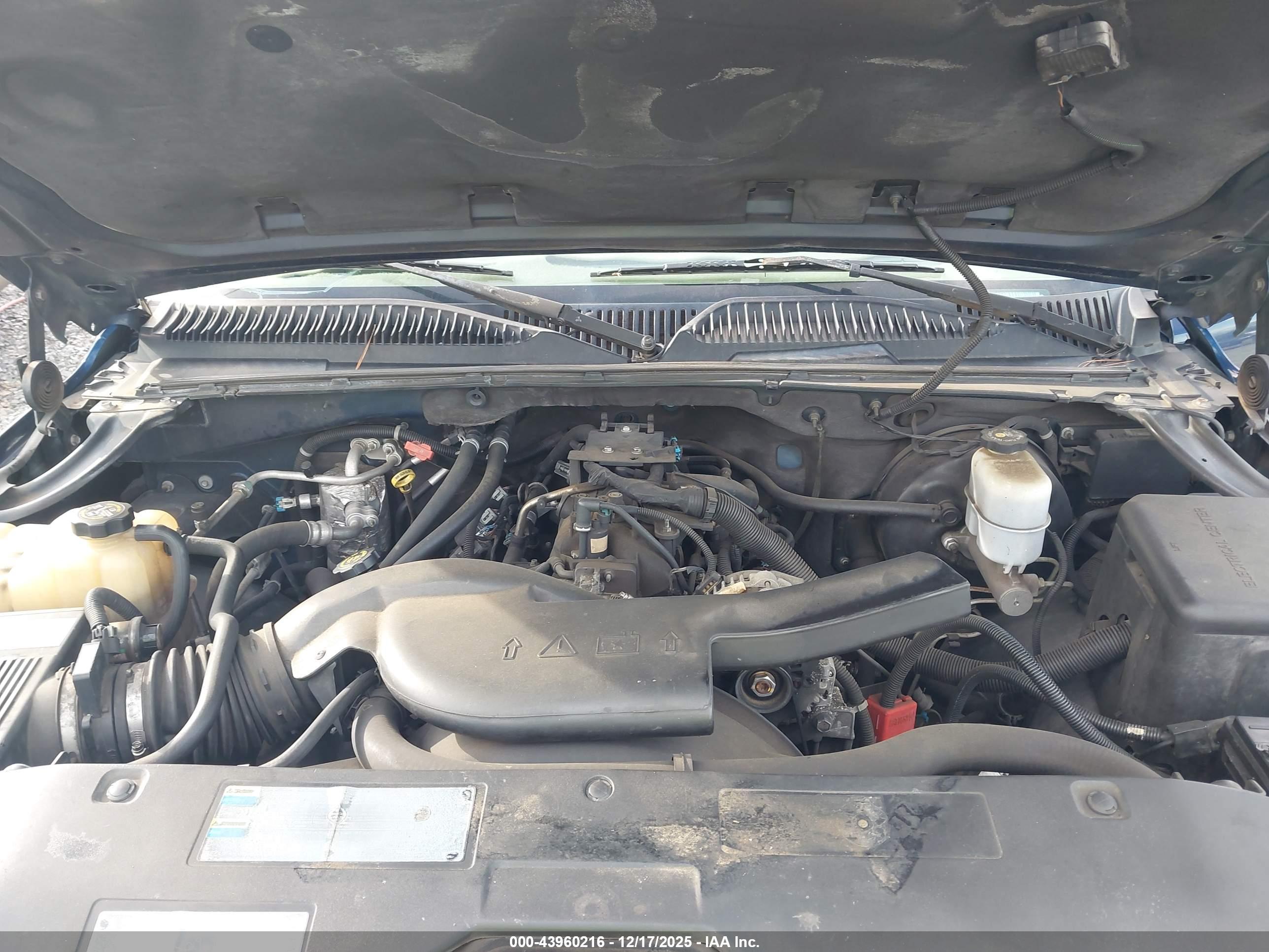 CHEVROLET TAHOE image 10
