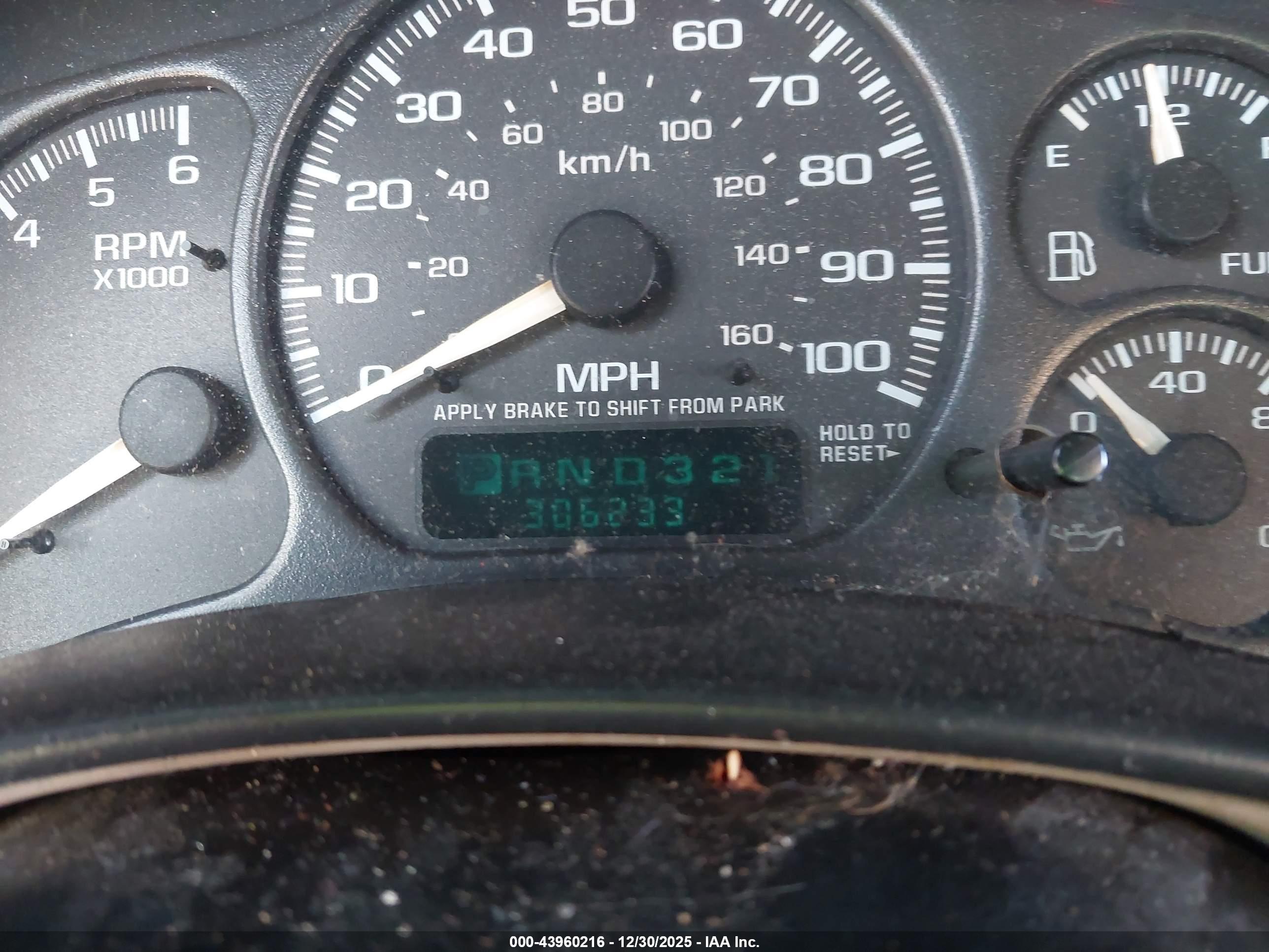 CHEVROLET TAHOE image 7