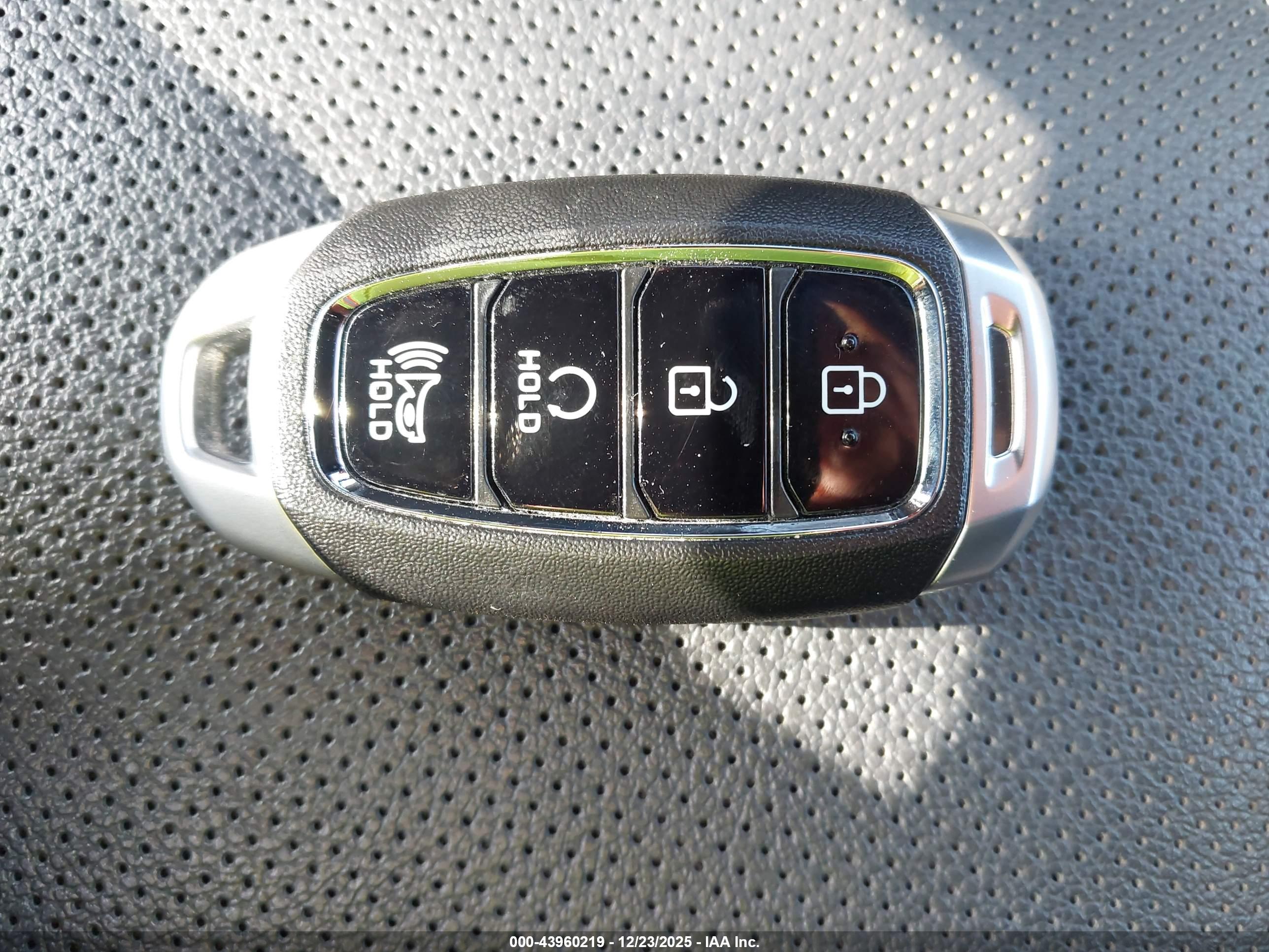 HYUNDAI KONA image 11