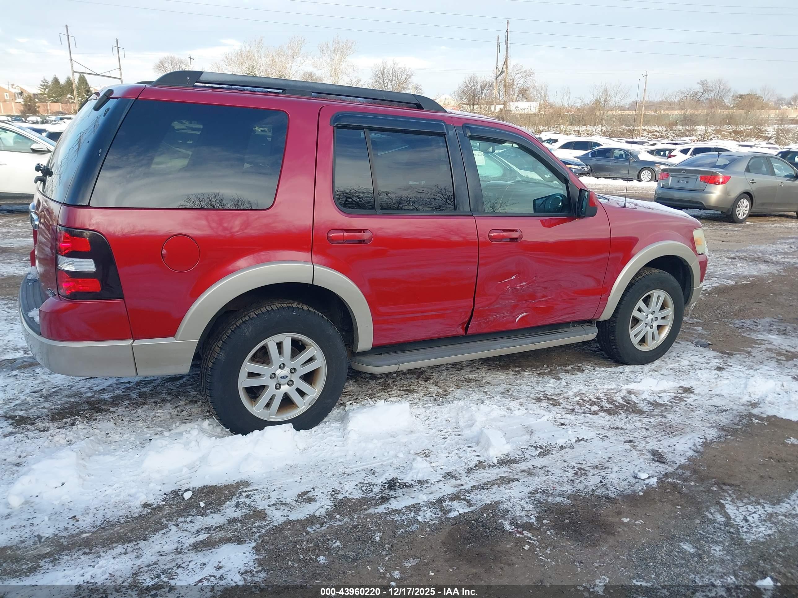 FORD EXPLORER image 4