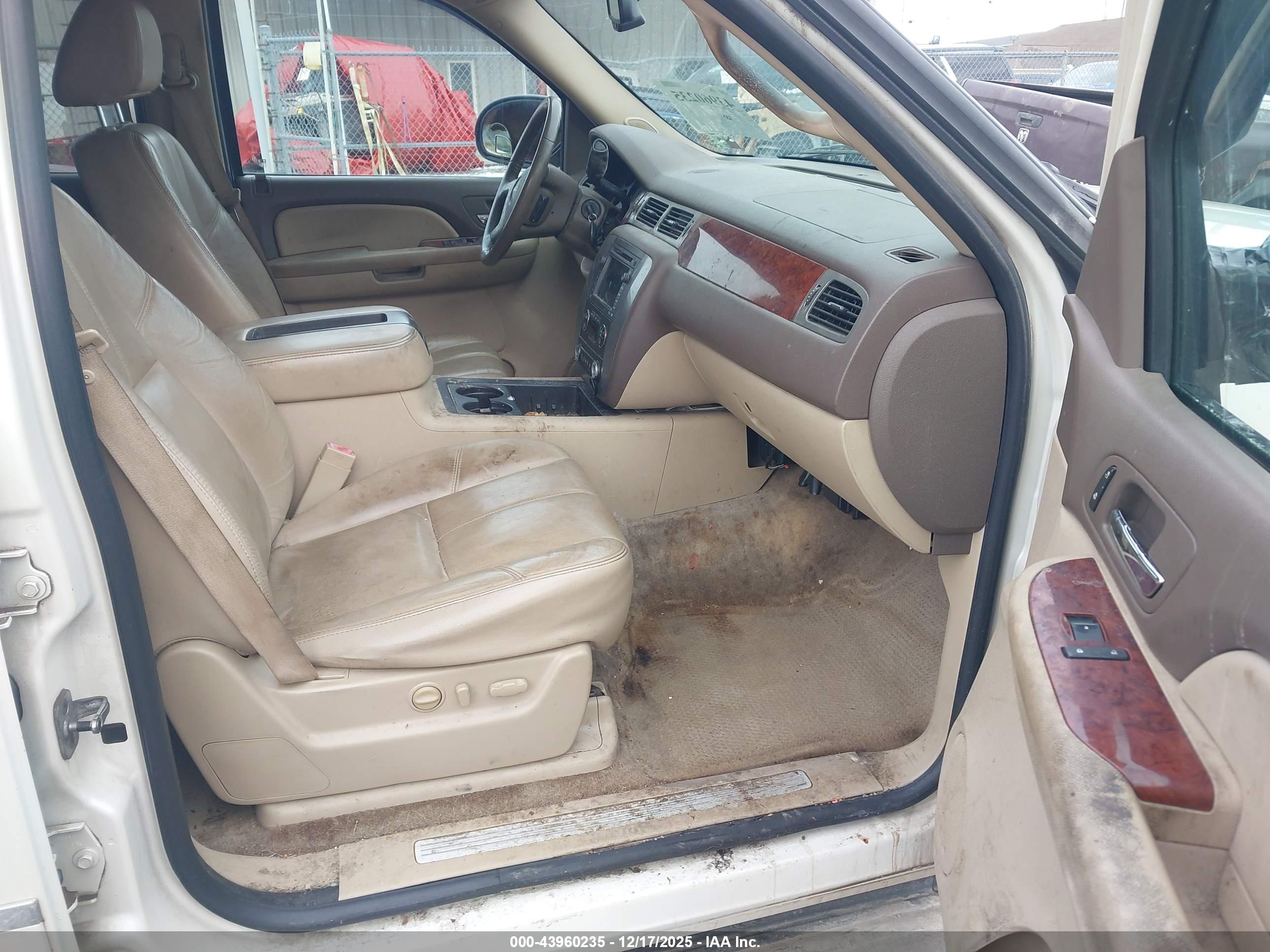 GMC YUKON image 5