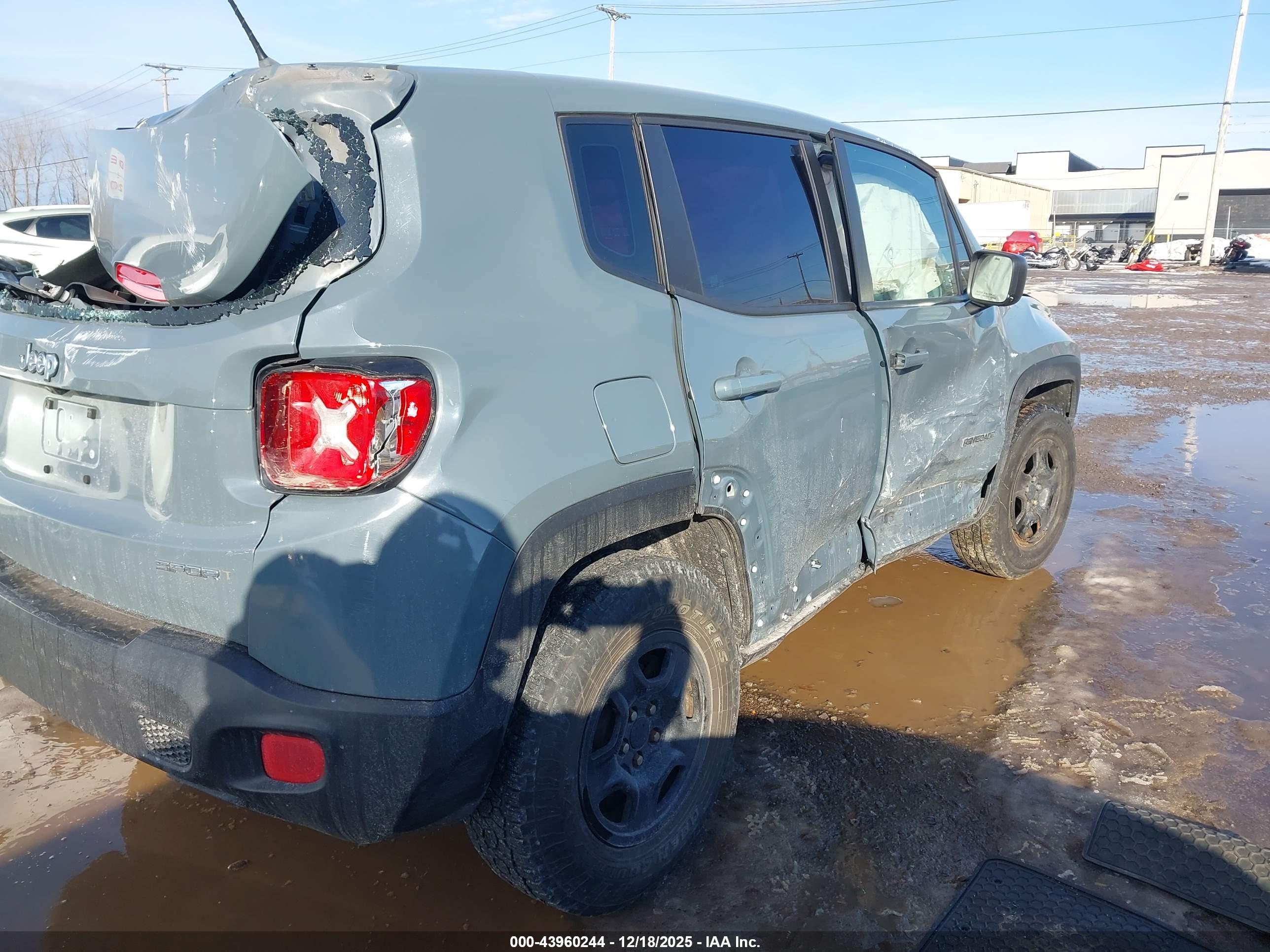 JEEP RENEGADE image 4