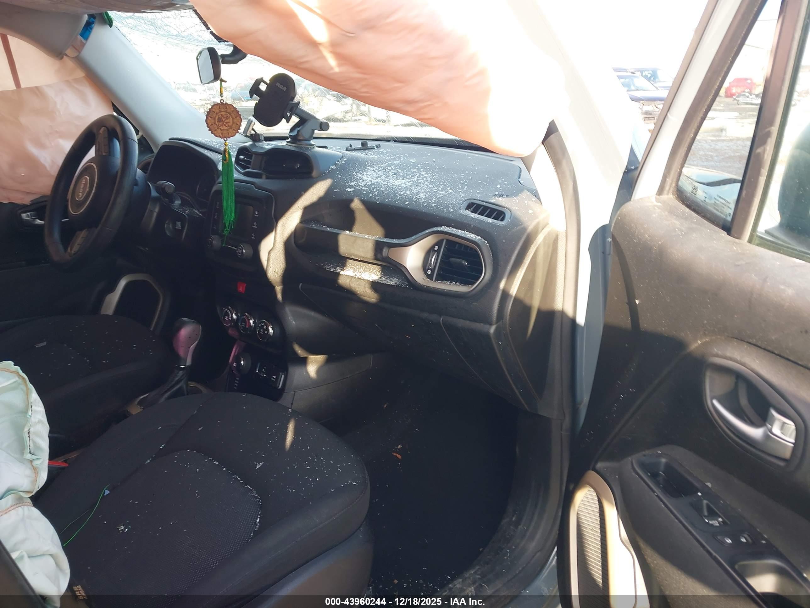 JEEP RENEGADE image 5