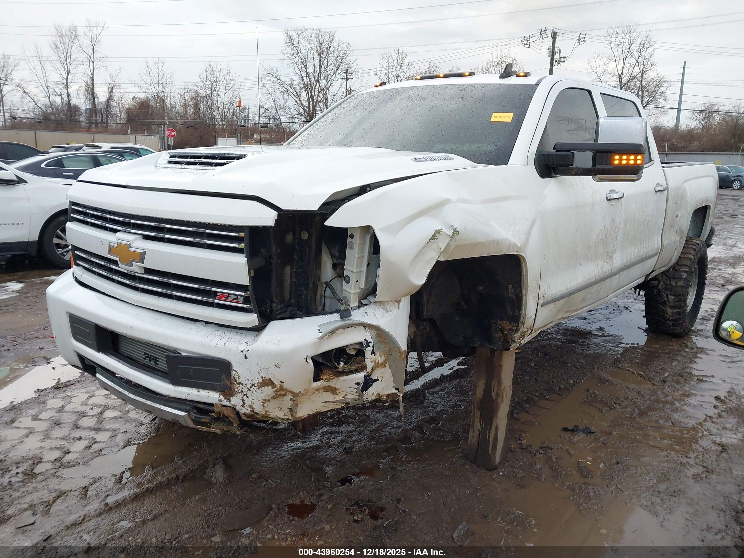 CHEVROLET SILVERADO image 2