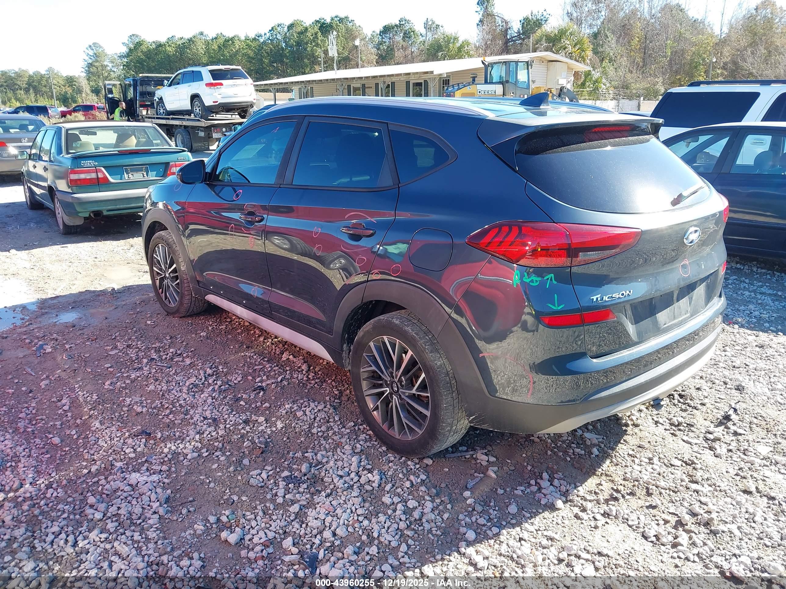 HYUNDAI TUCSON image 3