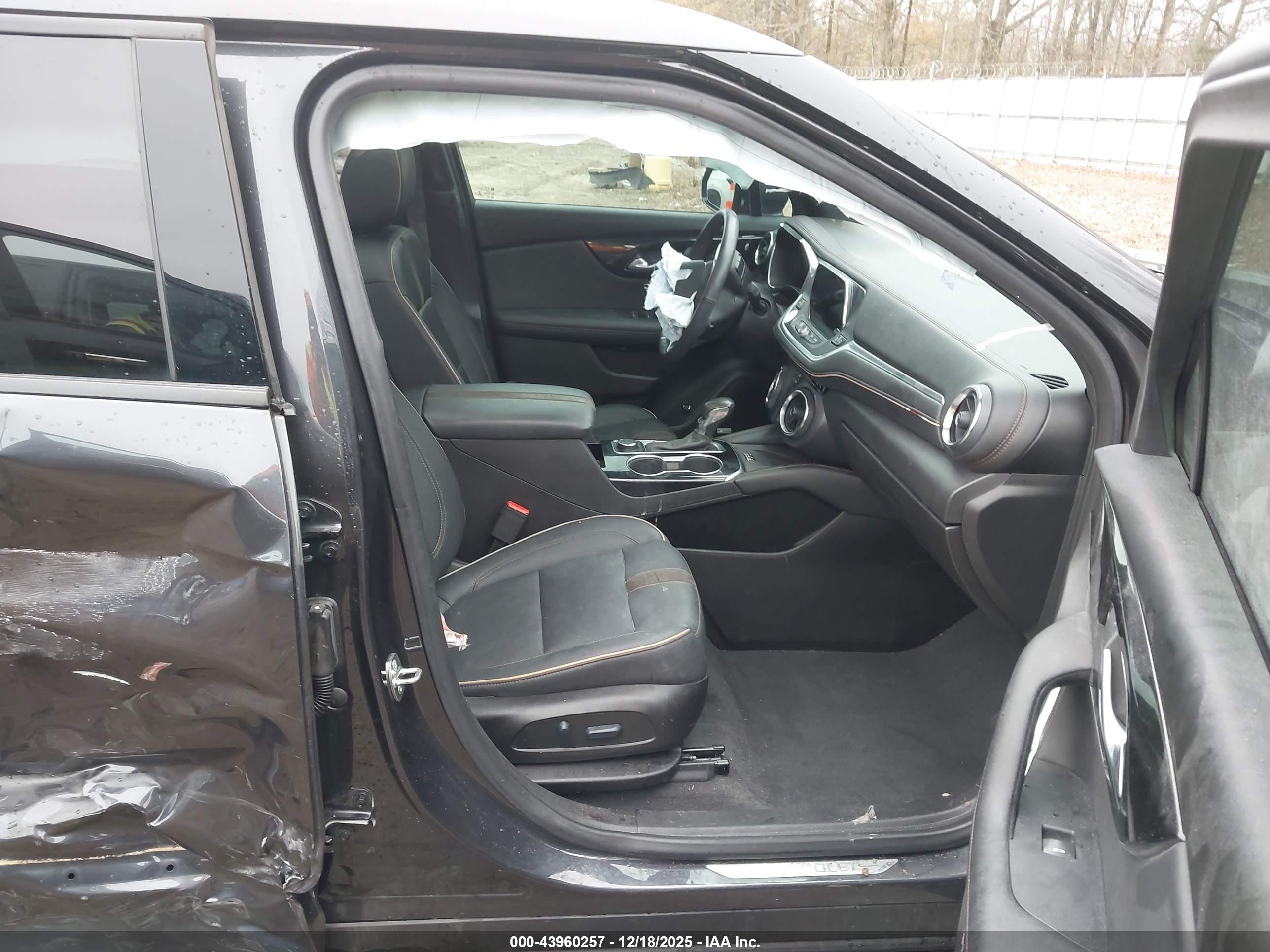 CHEVROLET BLAZER image 5