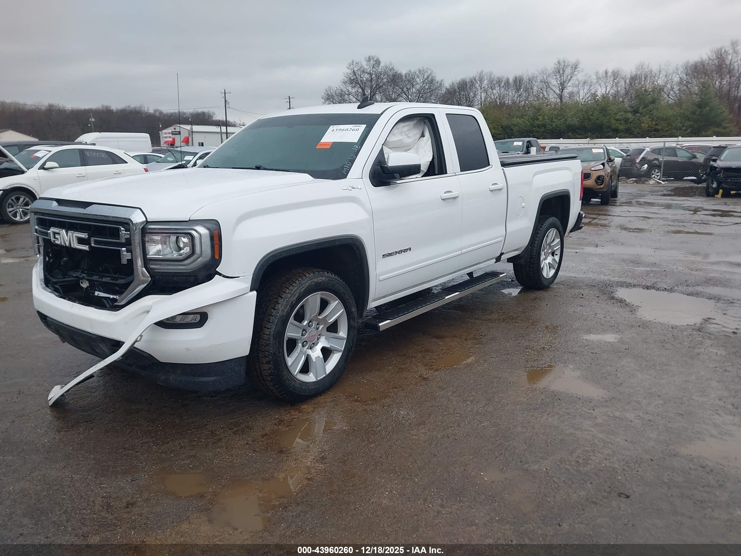 GMC SIERRA image 2