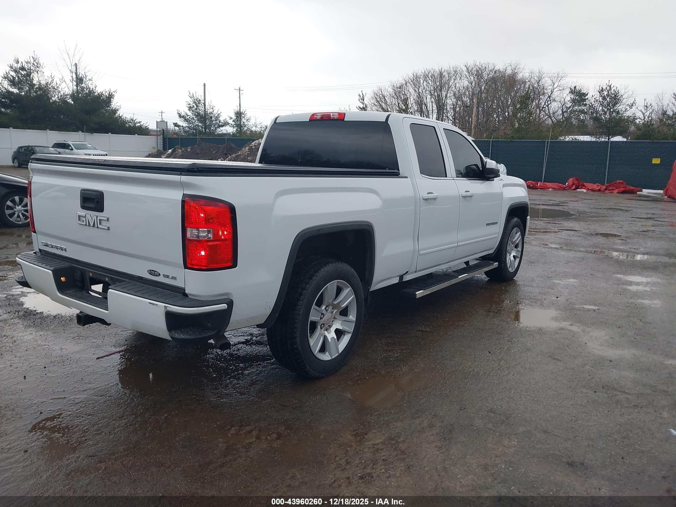 GMC SIERRA image 4