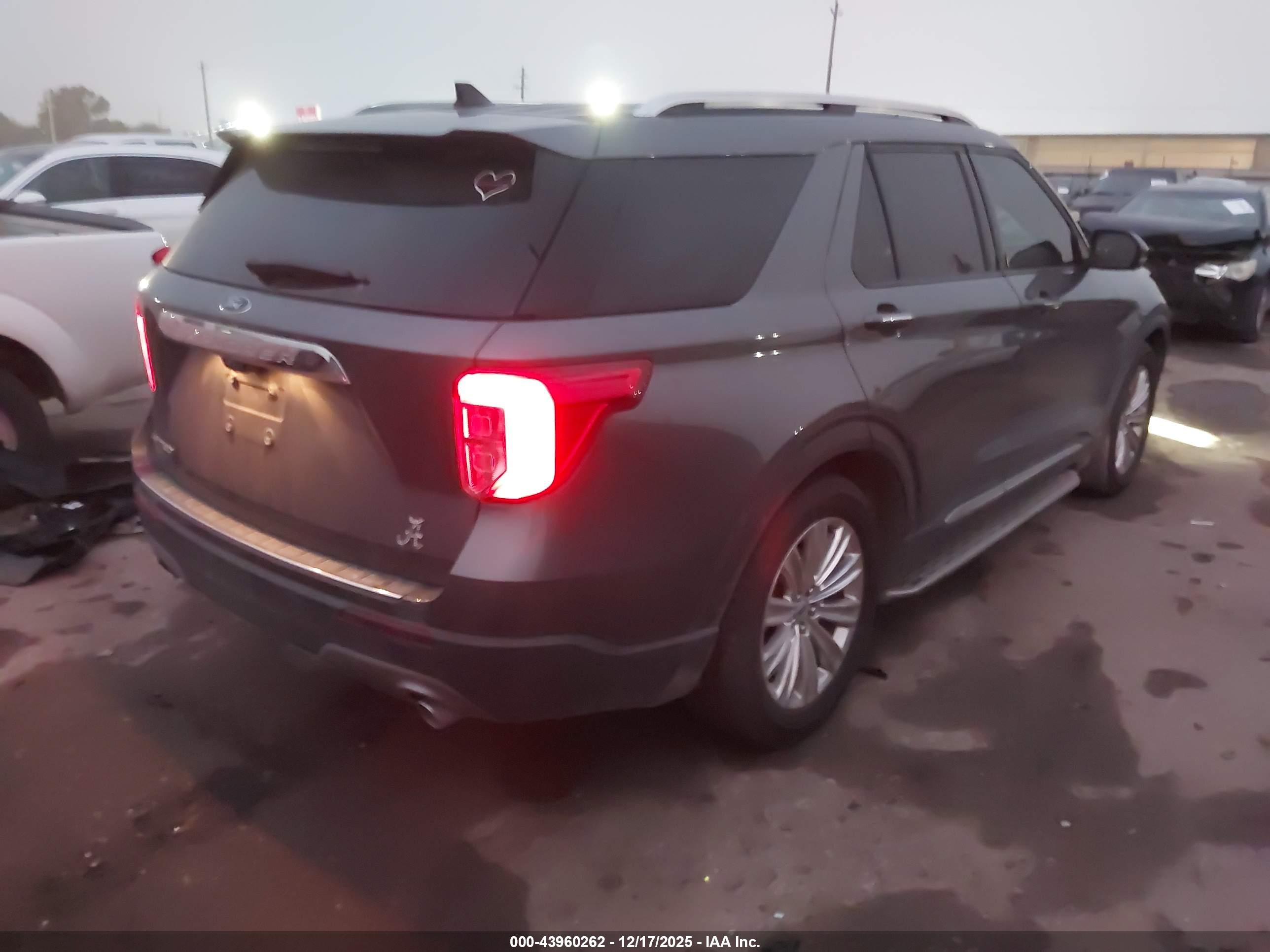 FORD EXPLORER image 4
