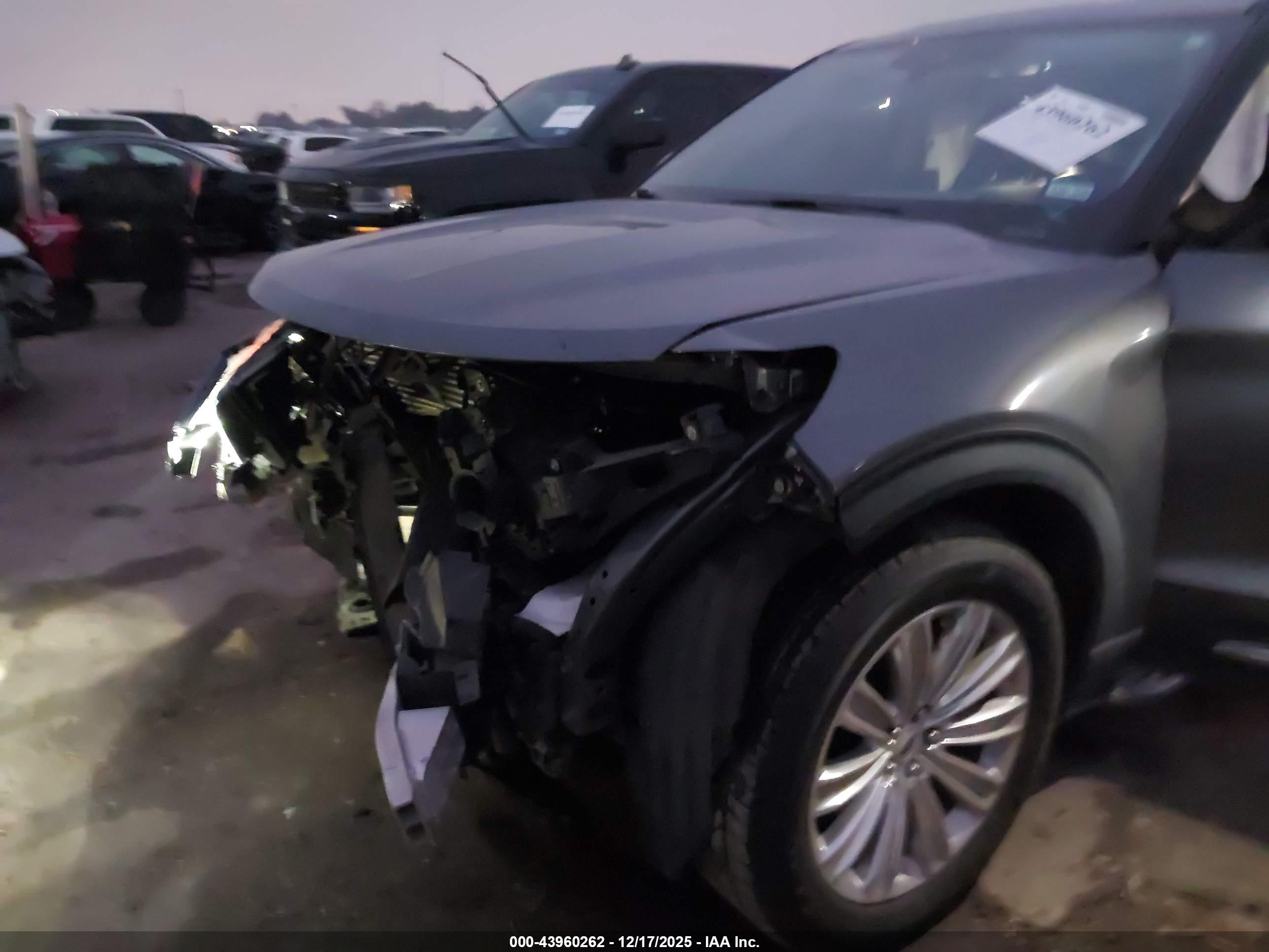 FORD EXPLORER image 6