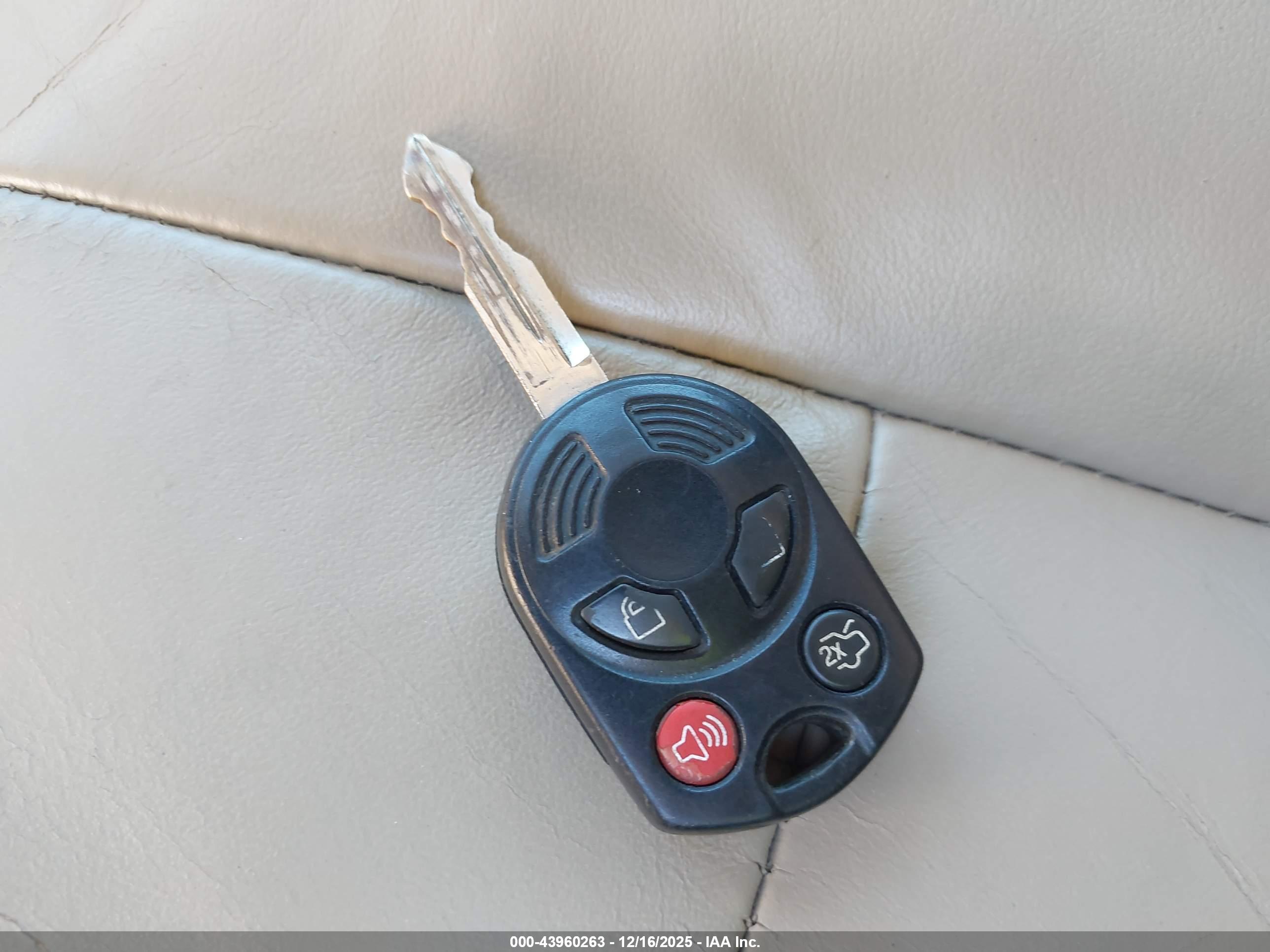 FORD ESCAPE image 11