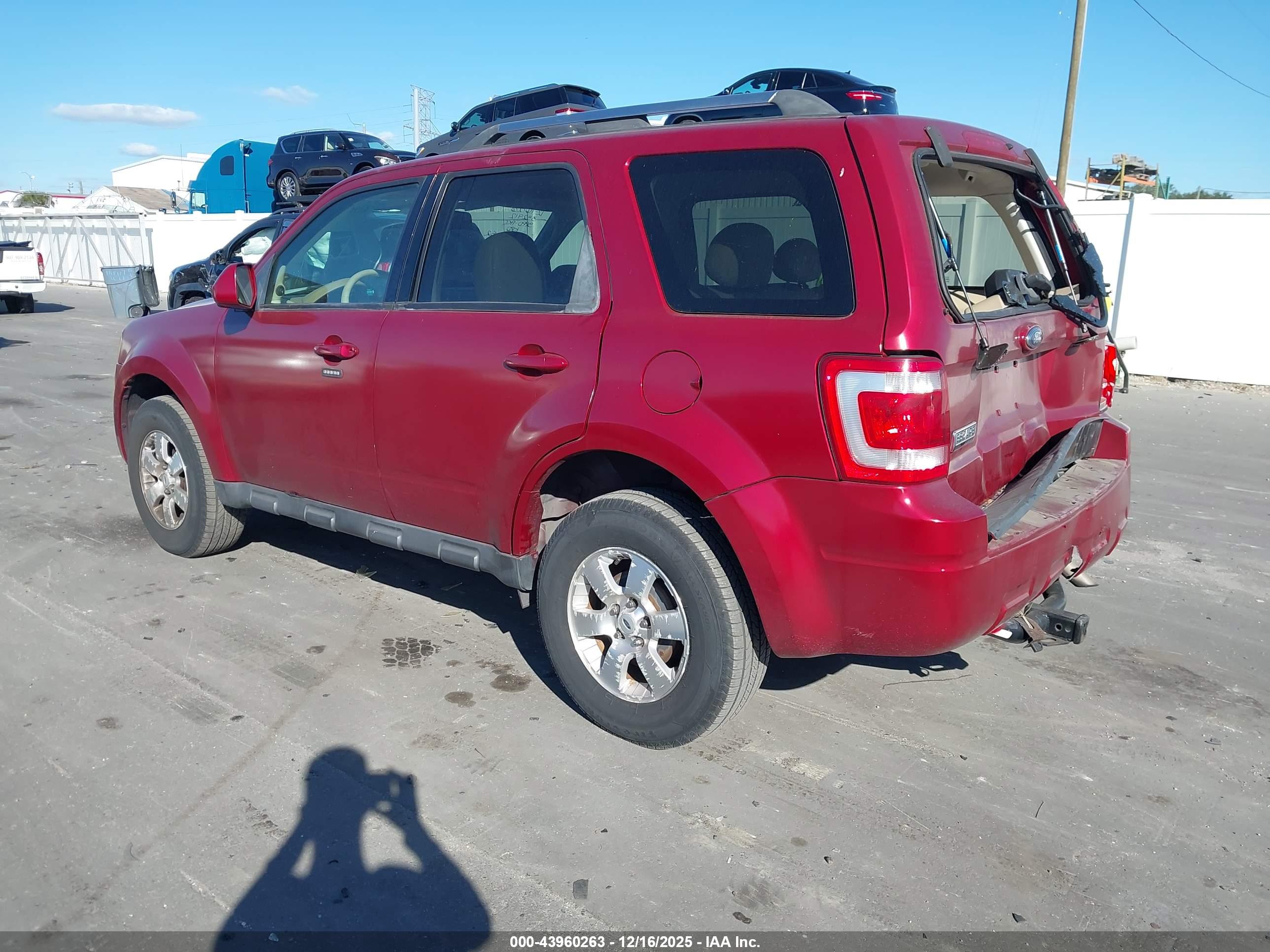 FORD ESCAPE image 3