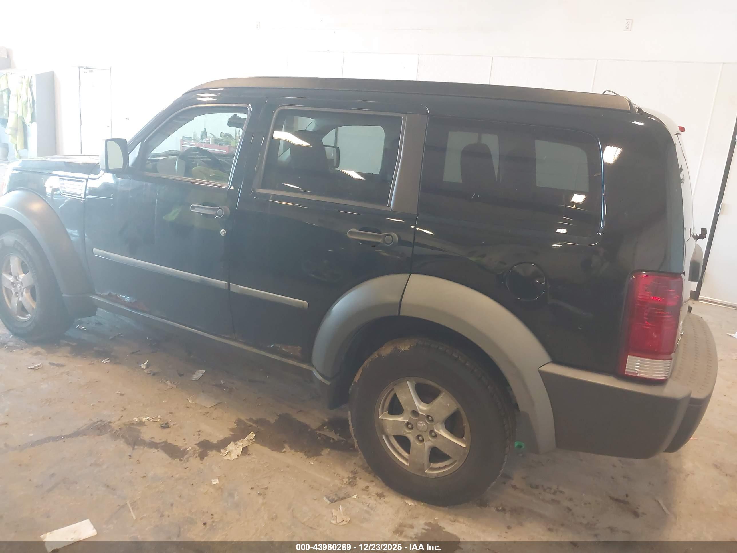 DODGE NITRO image 3