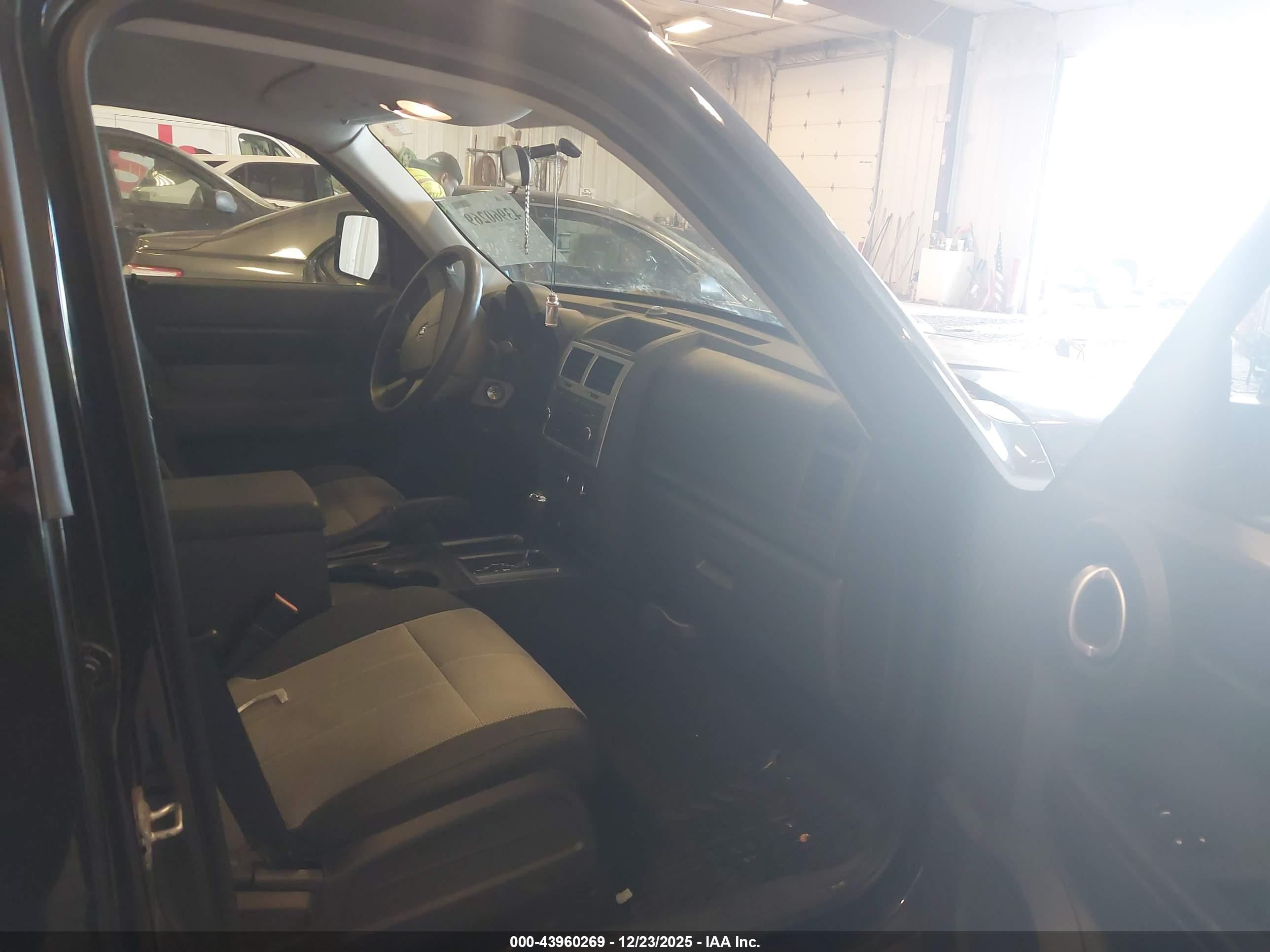 DODGE NITRO image 5