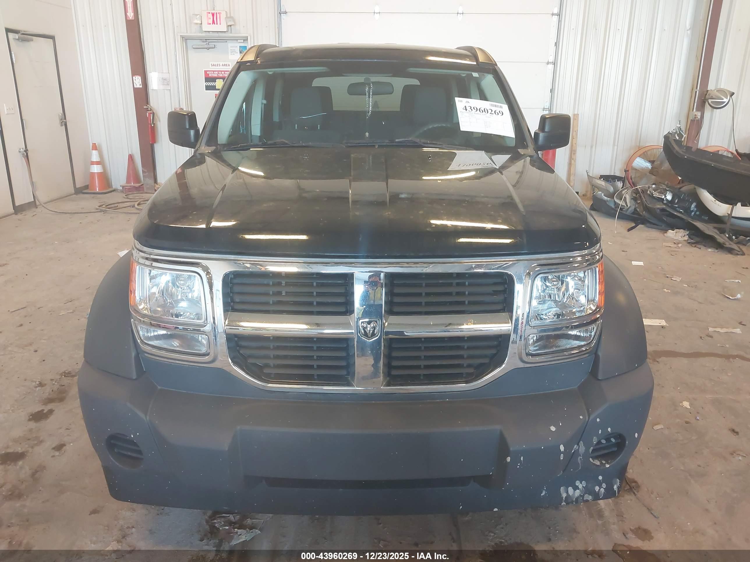 DODGE NITRO image 6