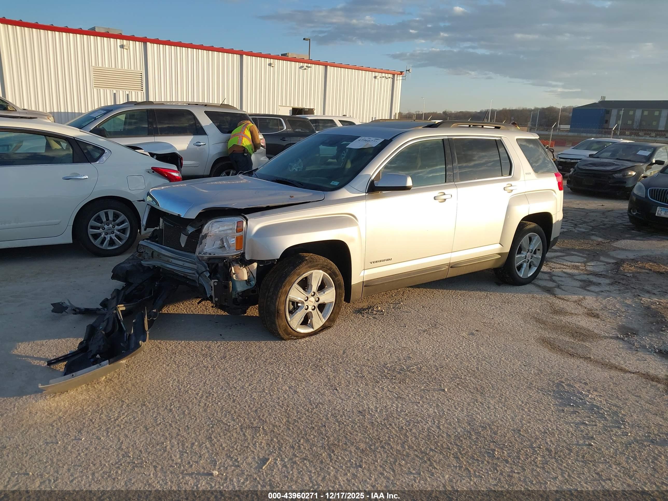 GMC TERRAIN image 2