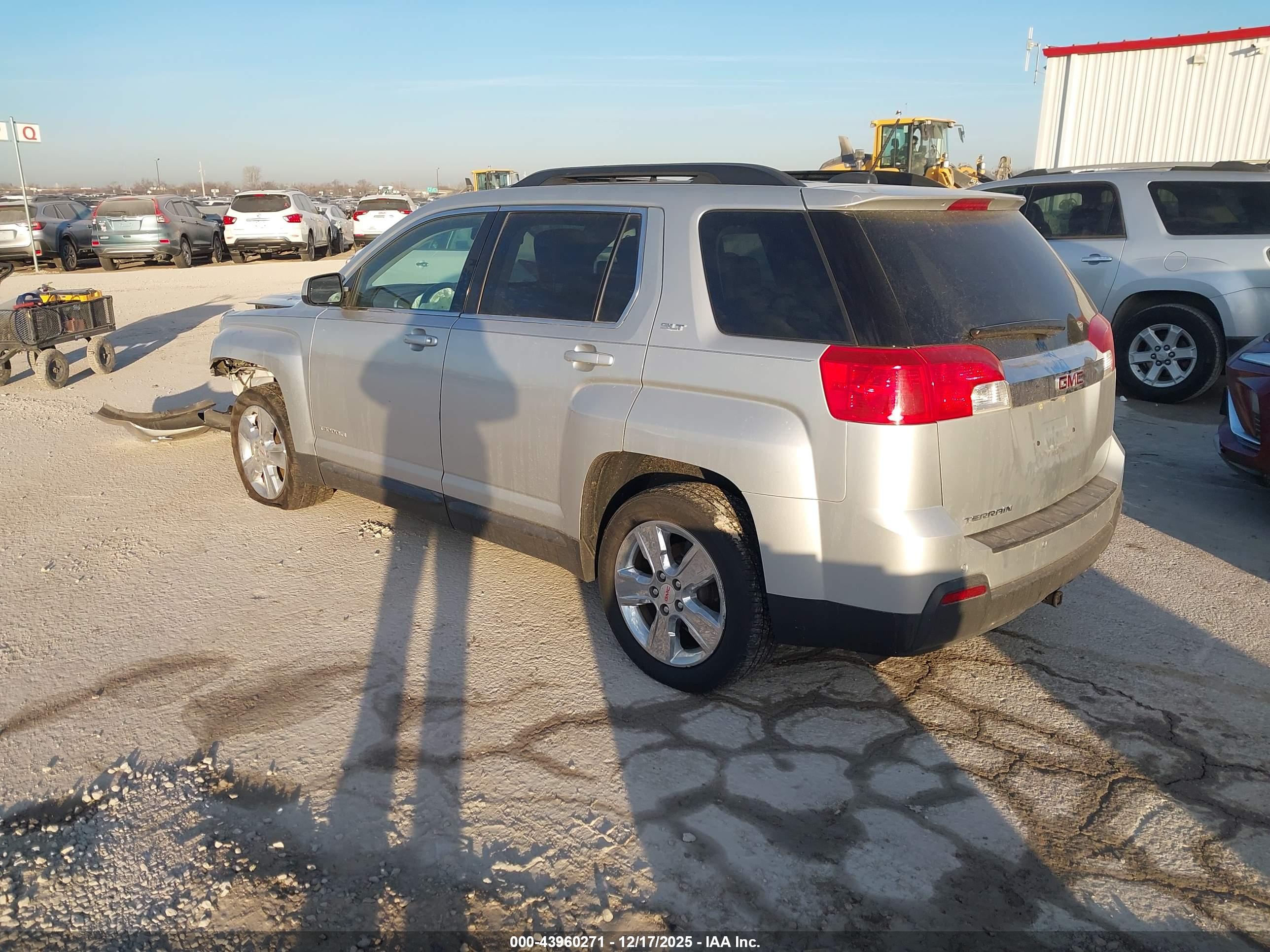 GMC TERRAIN image 3