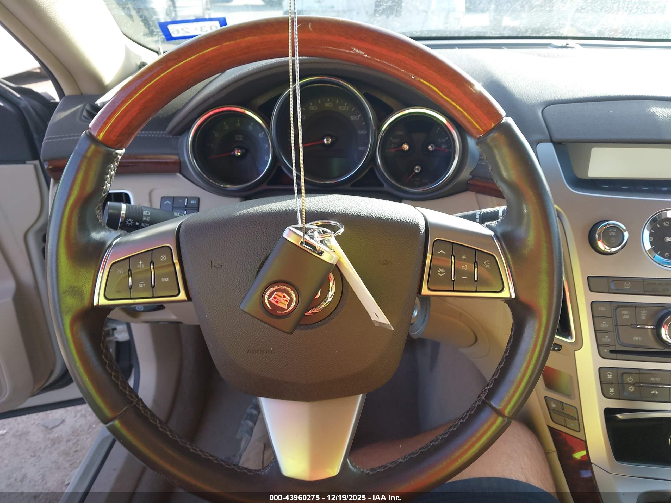 CADILLAC CTS image 11