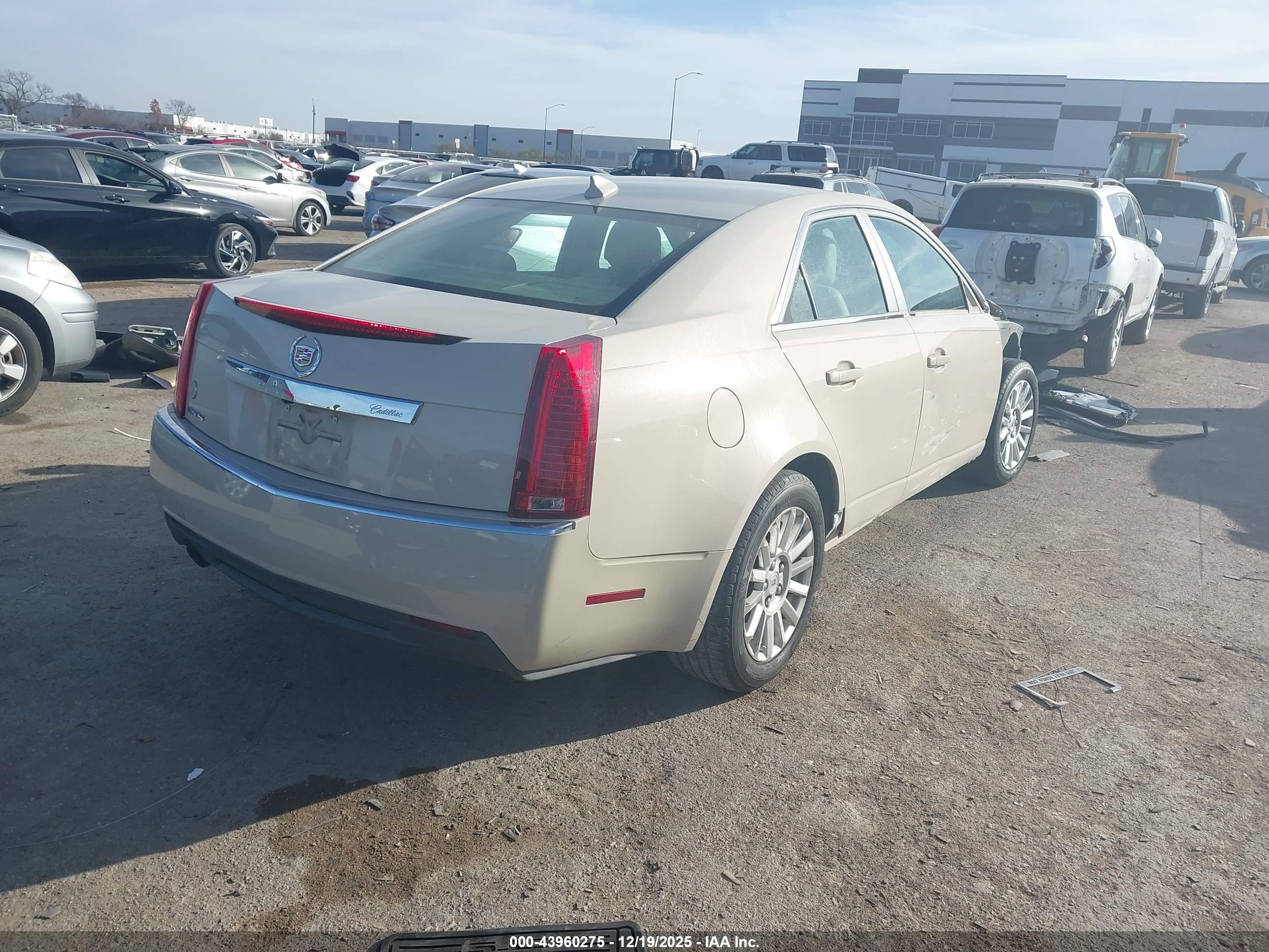 CADILLAC CTS image 4